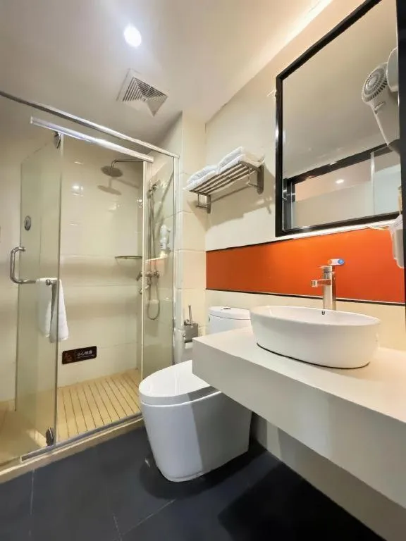 7 Days Premium·Huanggang Walking Street