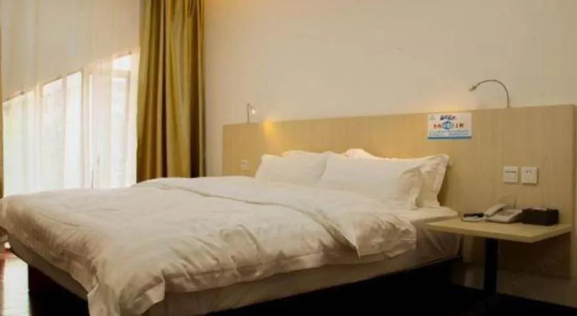 Bed in Guangzhou Hailian Hotel - Haizhu District Binjiang East Road Metro Station