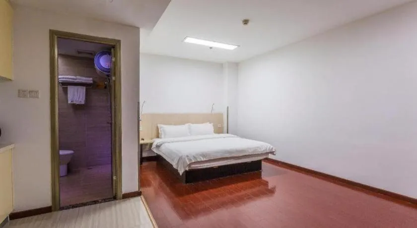 Bed in Guangzhou Hailian Hotel - Haizhu District Binjiang East Road Metro Station