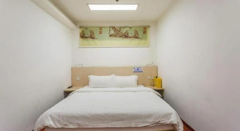 Bed in Guangzhou Hailian Hotel - Haizhu District Binjiang East Road Metro Station