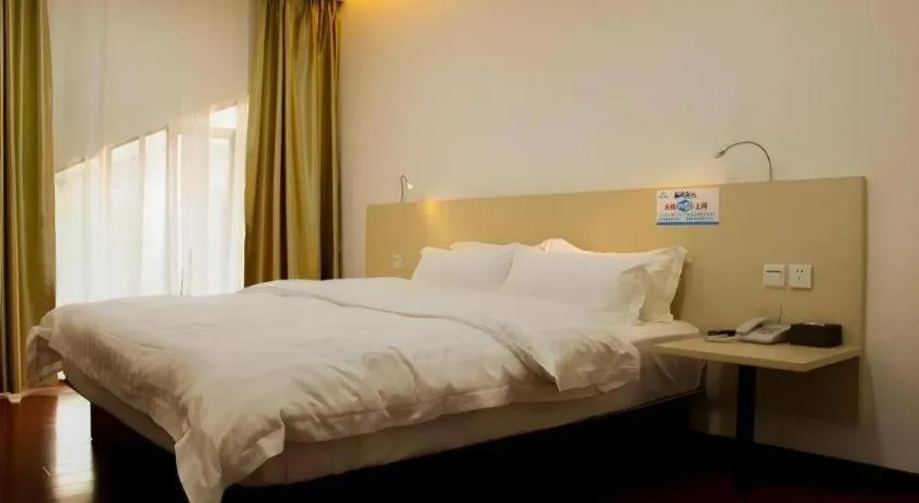 Bed in Guangzhou Hailian Hotel - Haizhu District Binjiang East Road Metro Station