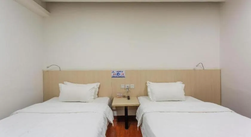 Bed in Guangzhou Hailian Hotel - Haizhu District Binjiang East Road Metro Station