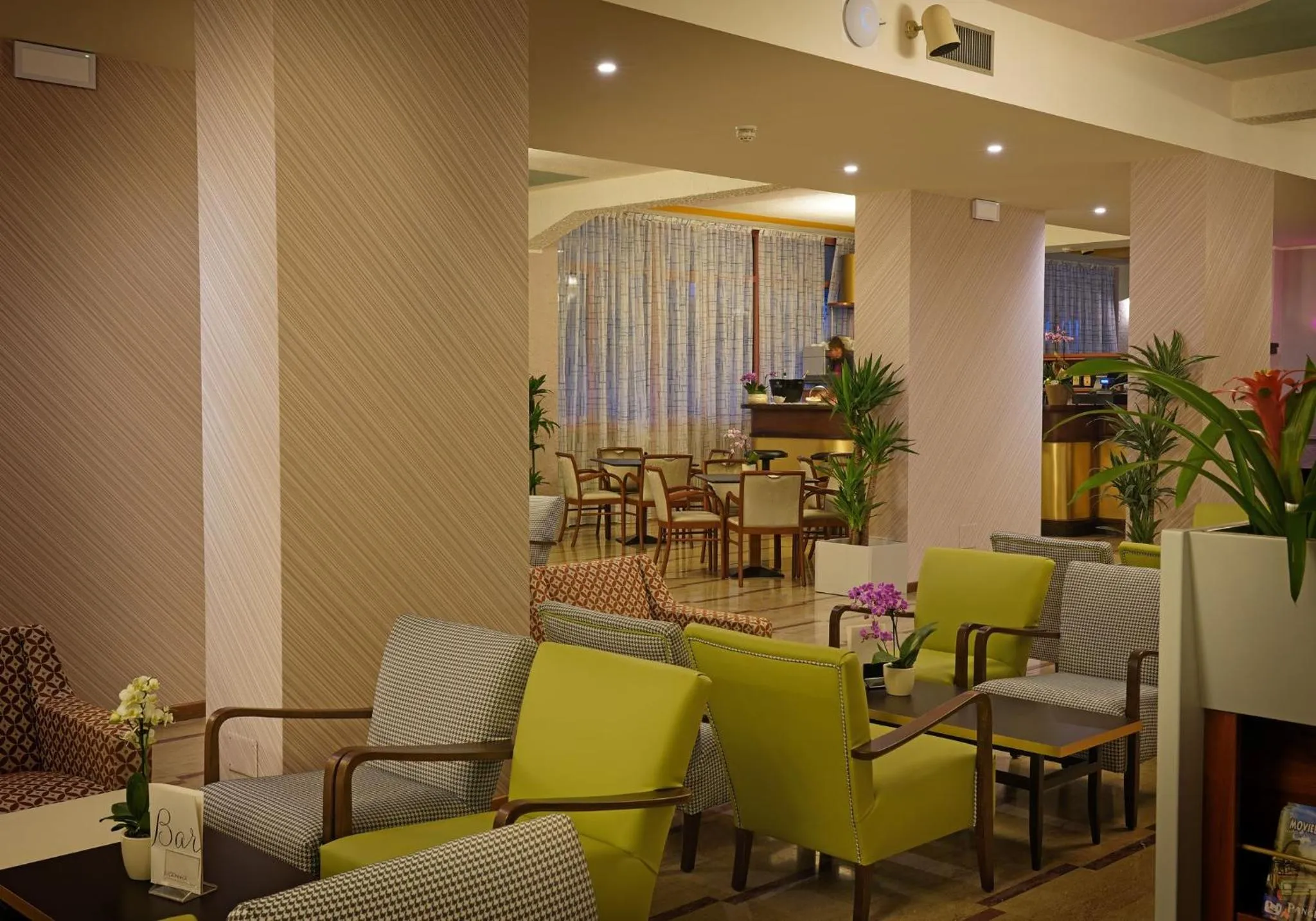 Lounge or bar in Hotel La Perla - Bike Hotel