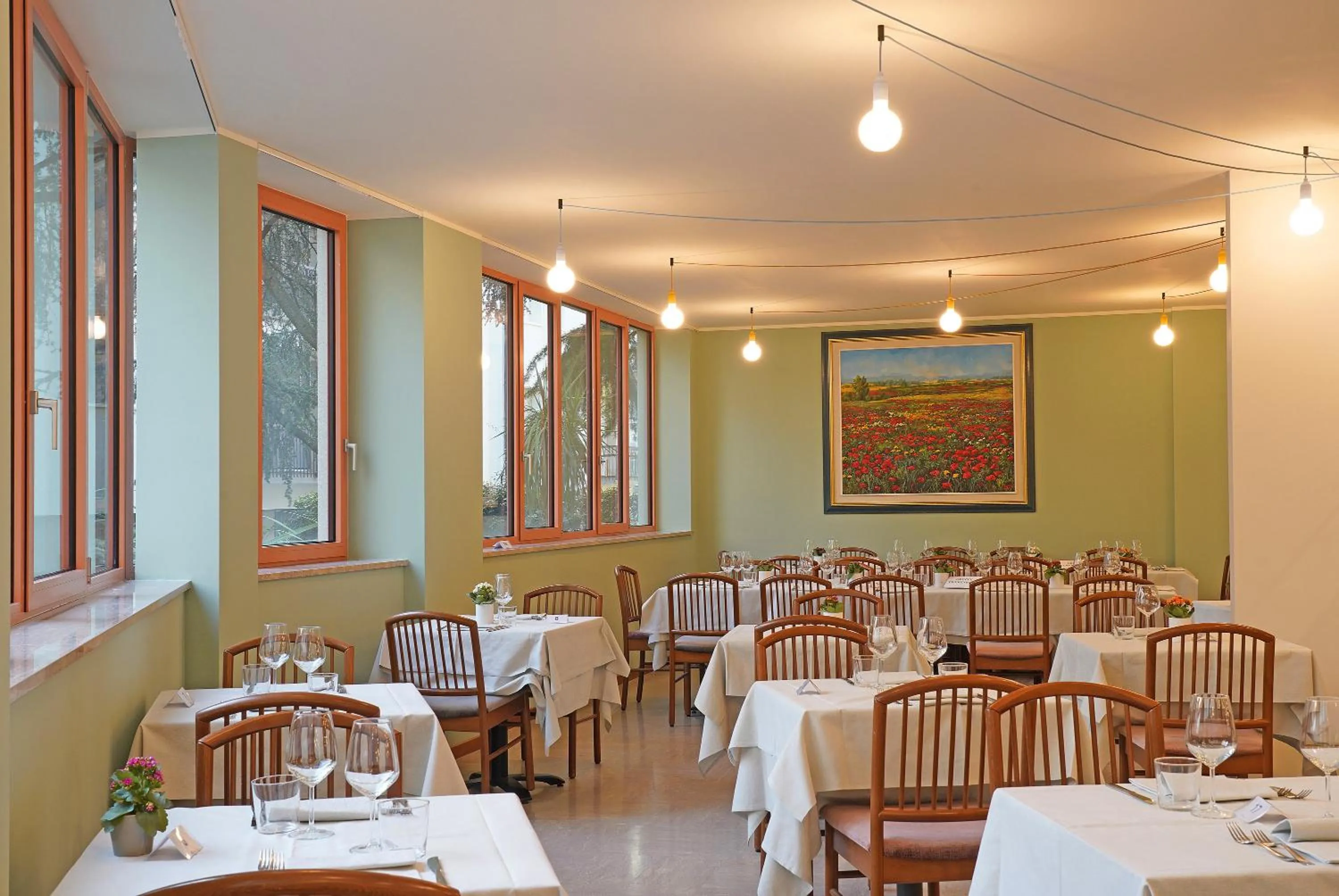 Restaurant/places to eat in Hotel La Perla - Bike Hotel