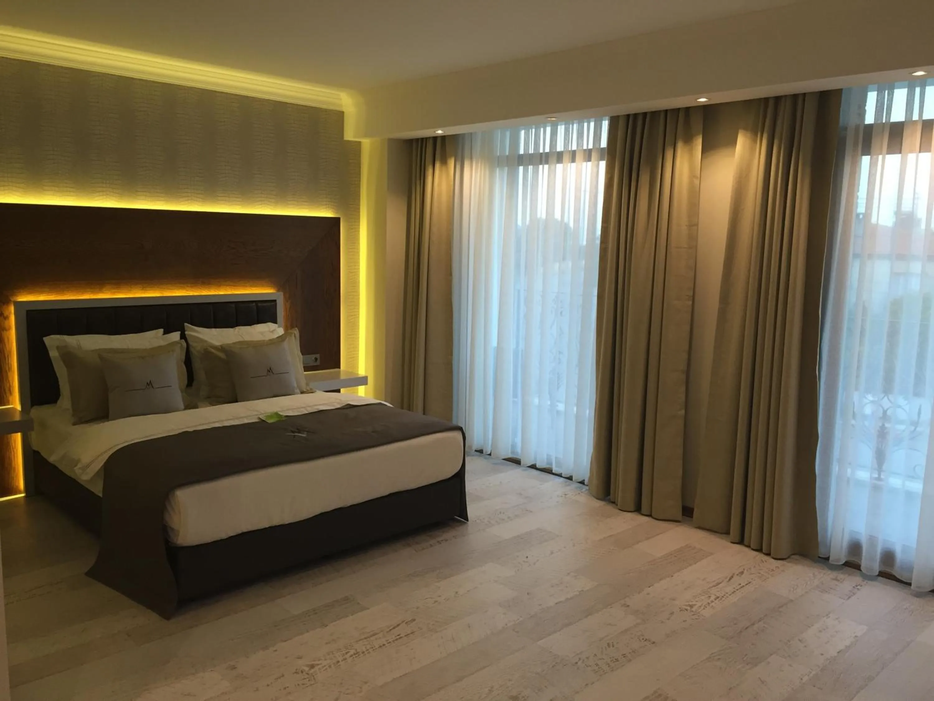 Photo of the whole room, Bed in Maison Vourla Hotel