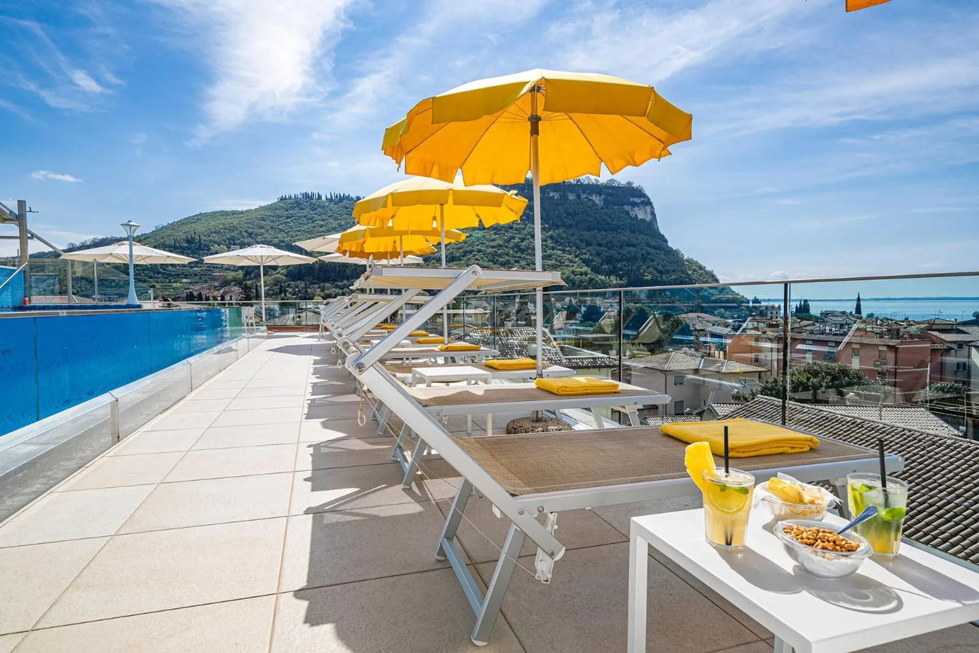 Solarium in Sky Pool Hotel Sole Garda