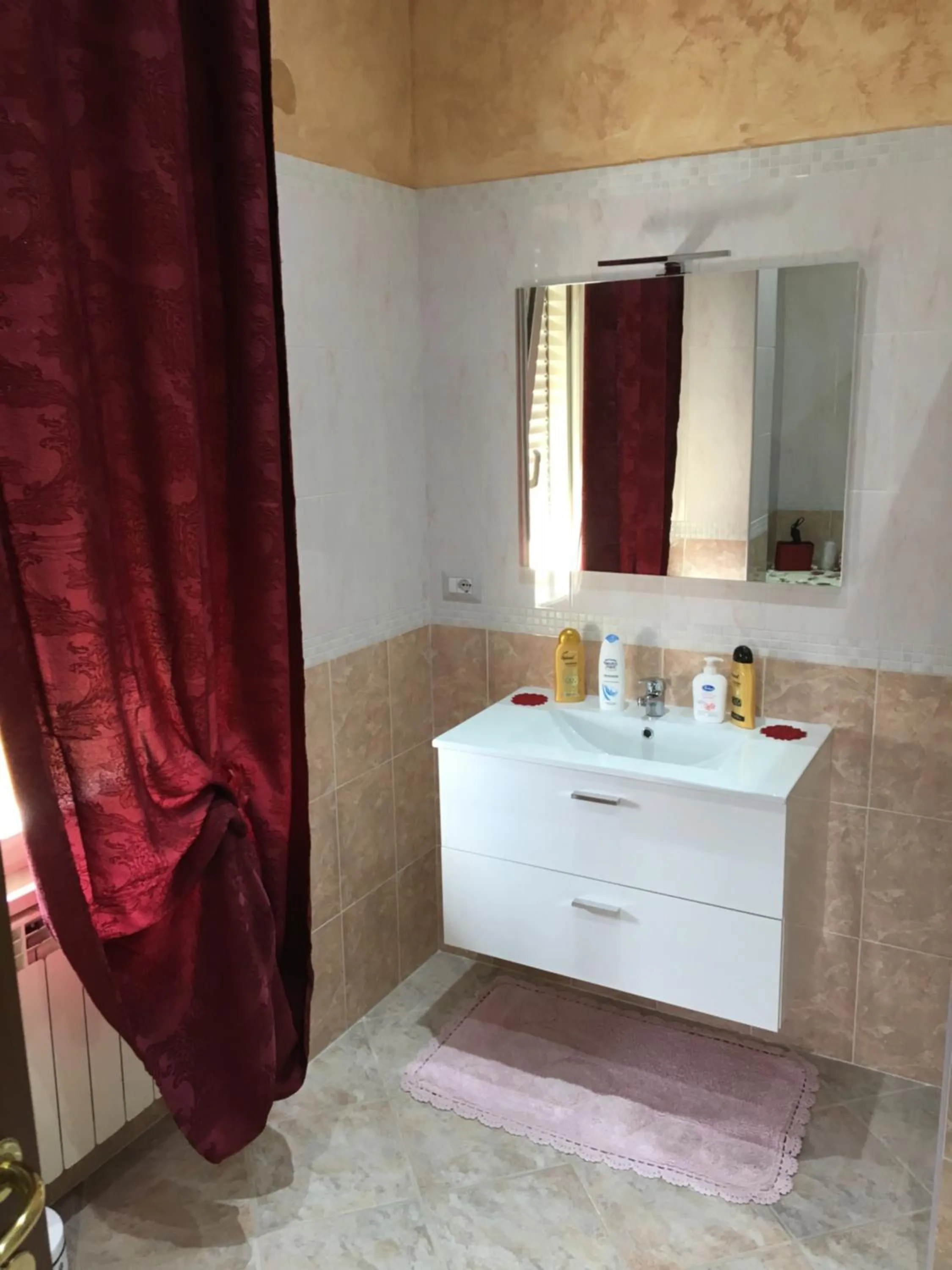 Bathroom in Bb Smallville