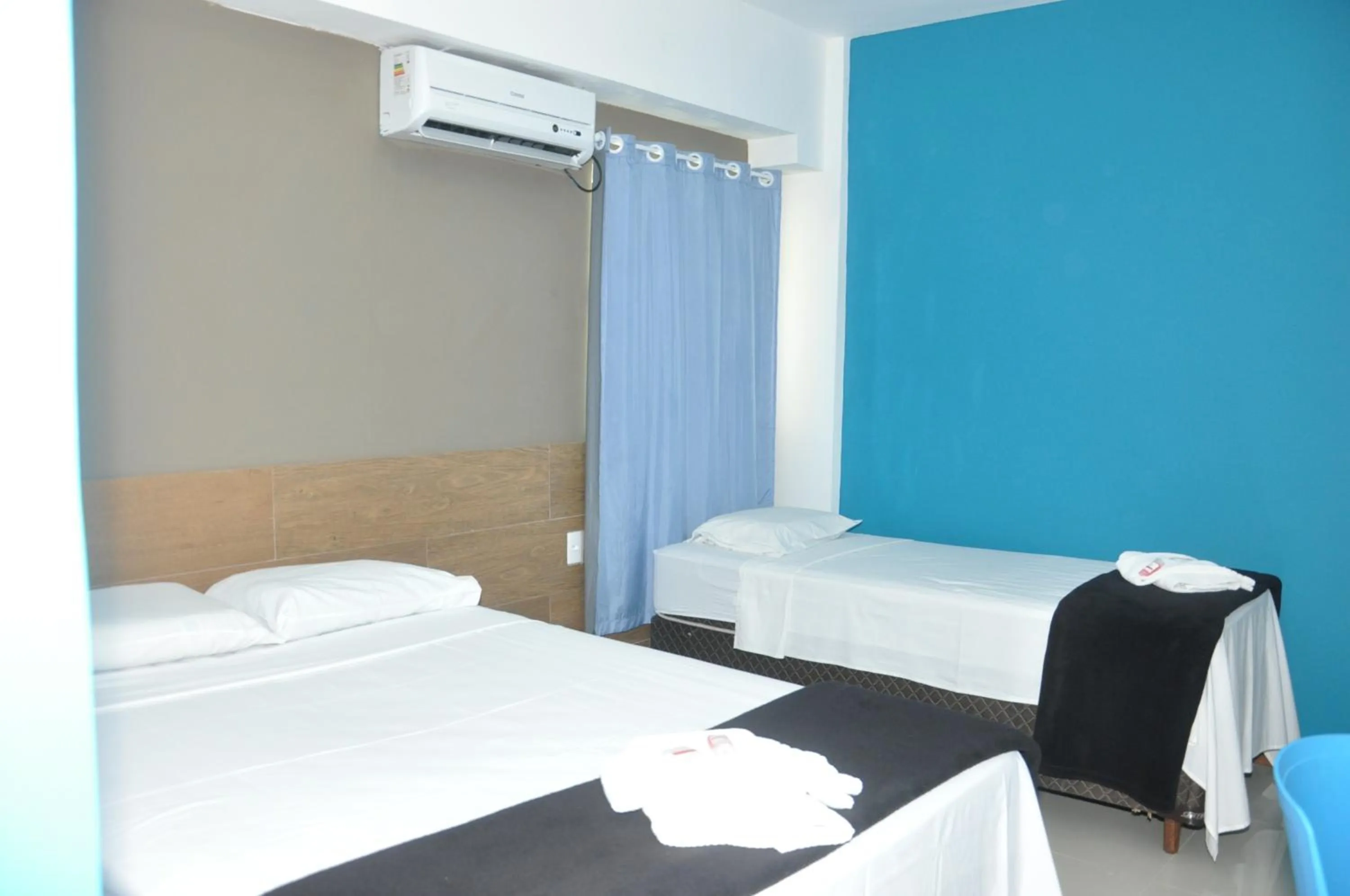 Photo of the whole room, Bed in Bonjour Hotel