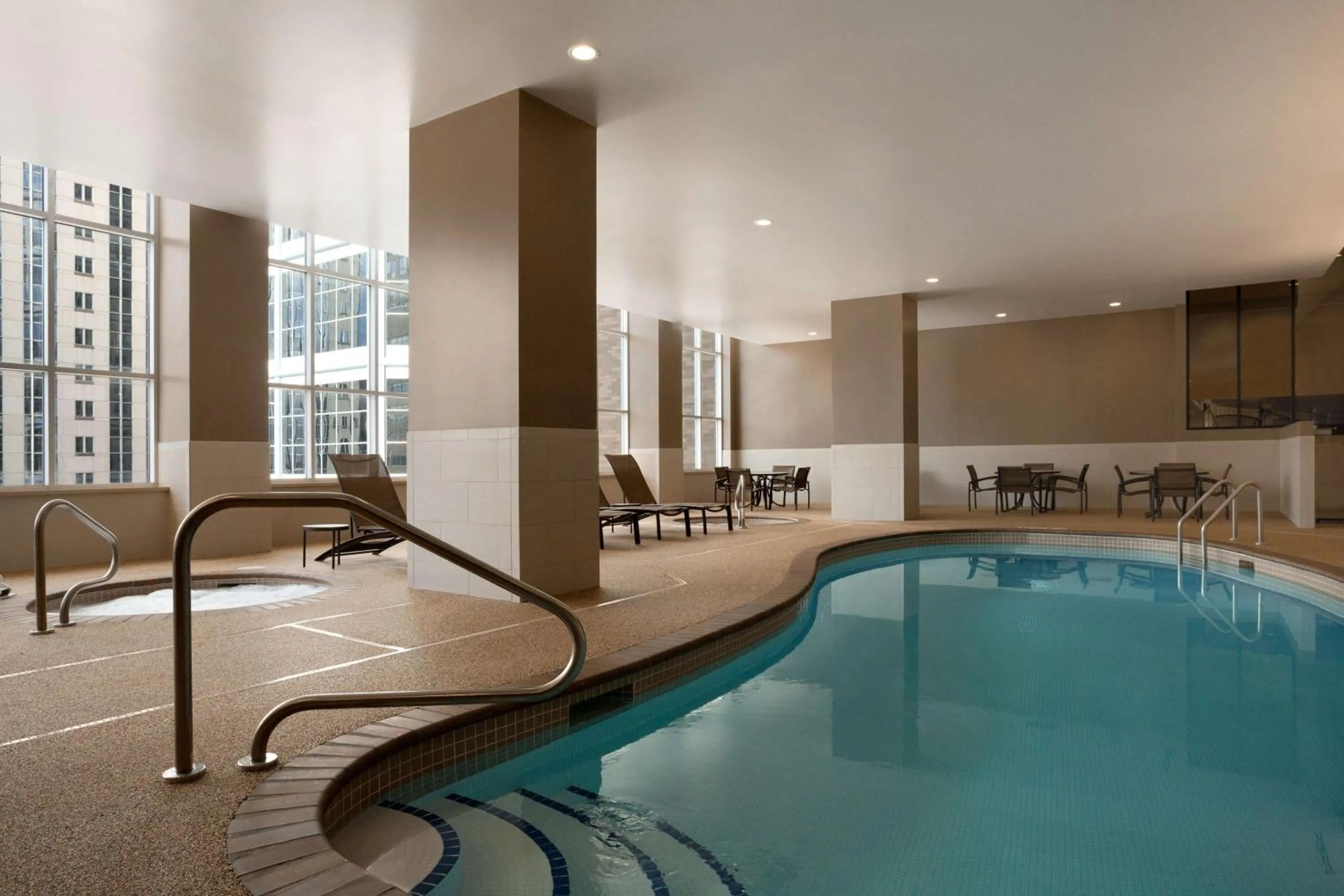 Swimming pool in Hyatt Place Minneapolis/Downtown