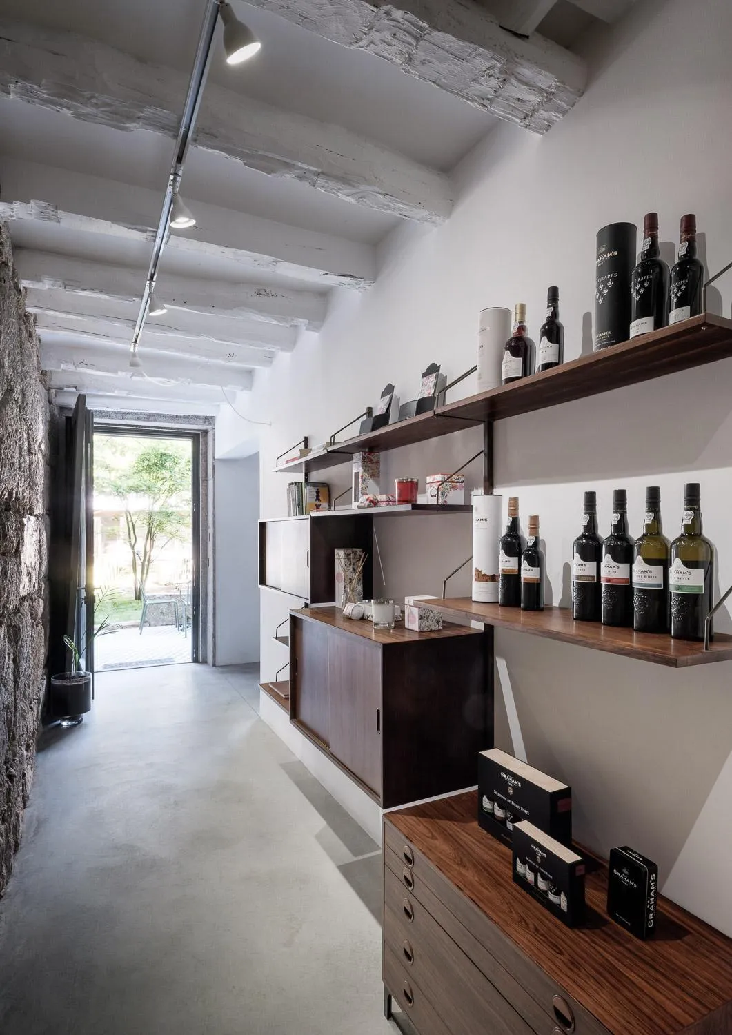 On-site shops in Malmerendas Boutique Lodging