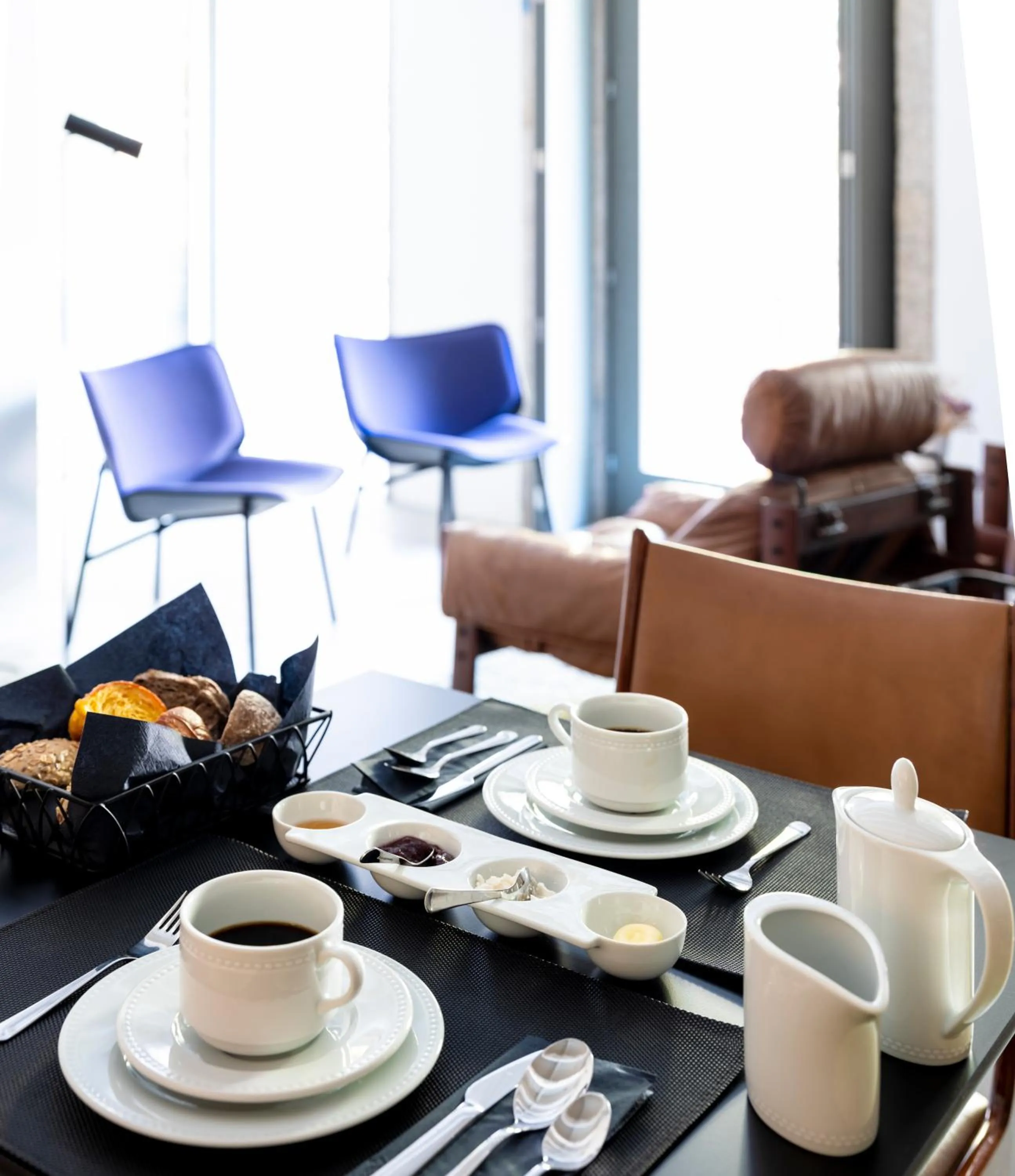 Continental breakfast in Malmerendas Boutique Lodging