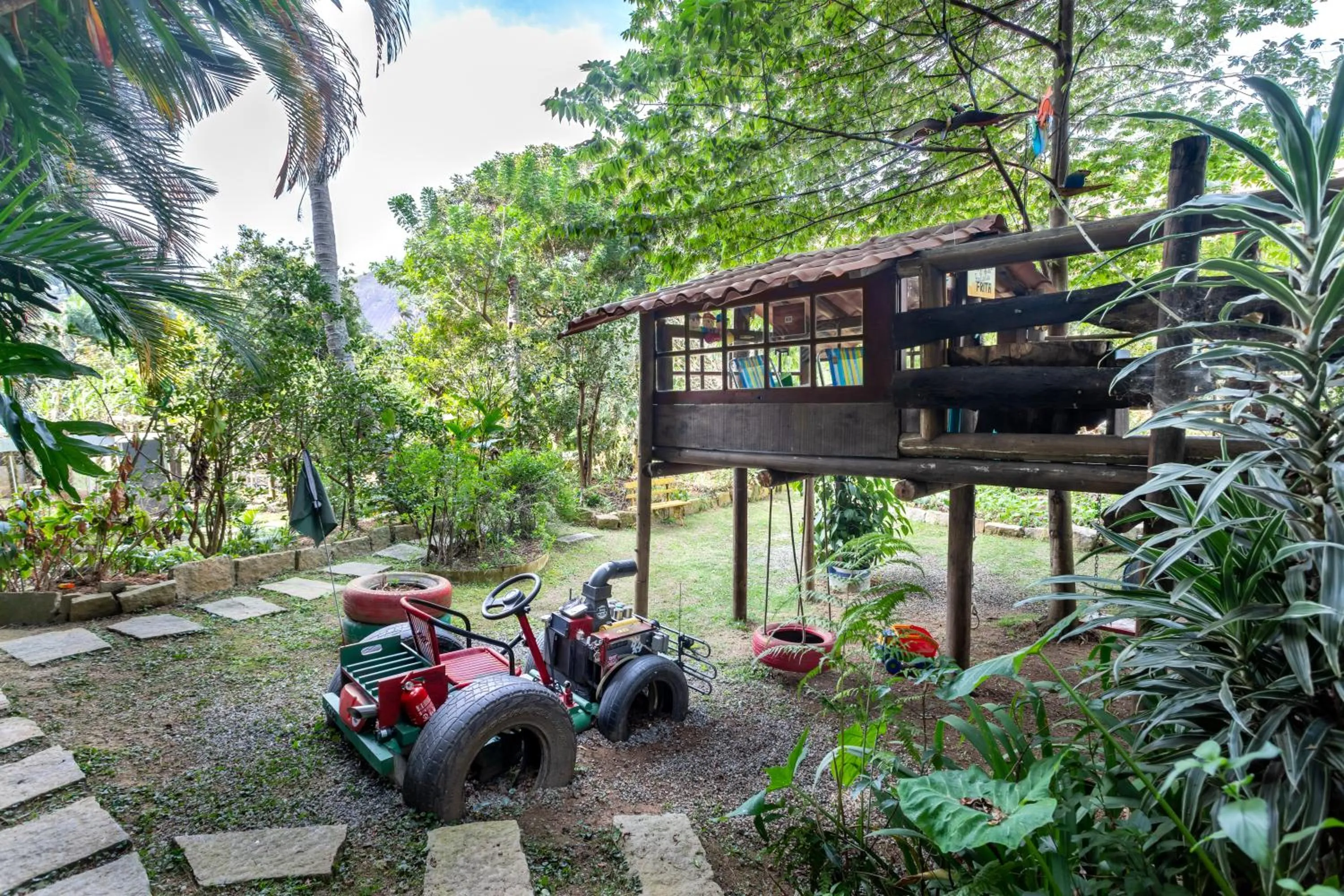 Children play ground in B & B Gourmet Itaipava