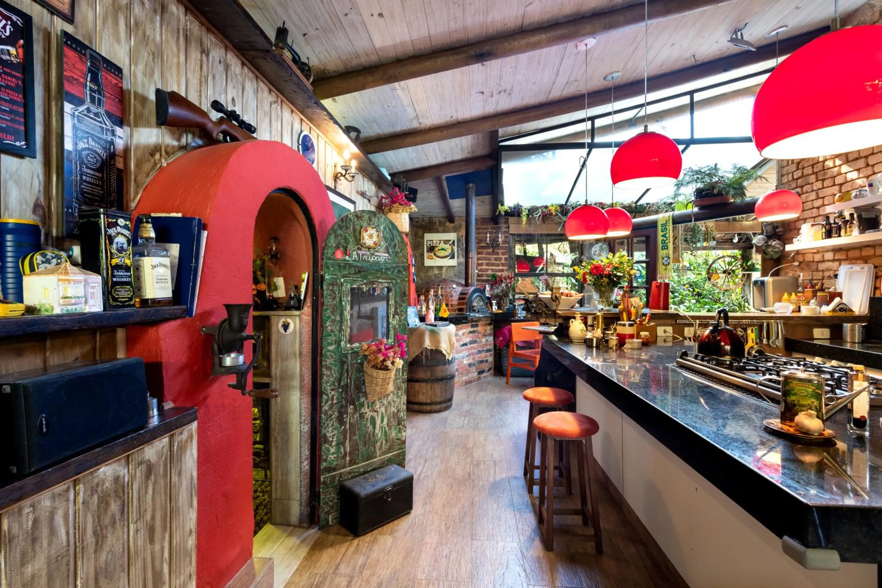 Communal kitchen in B & B Gourmet Itaipava