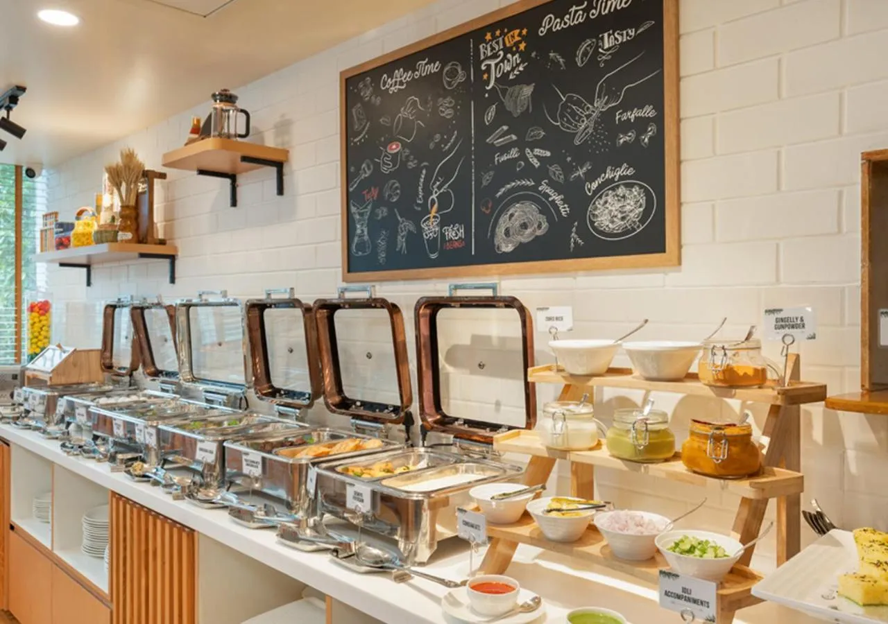 Restaurant/places to eat in Bloom Hotel - BKC Kalina