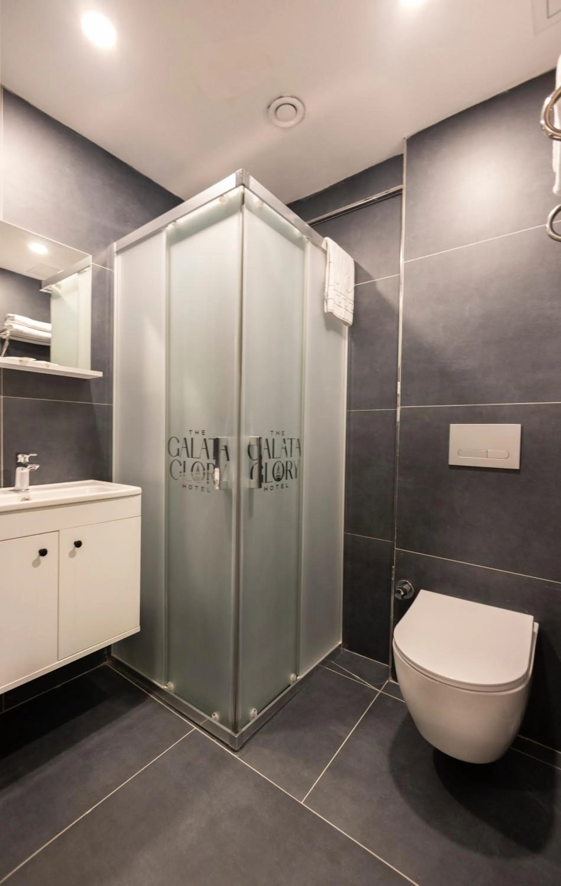 Bathroom in The Galata Glory Hotel