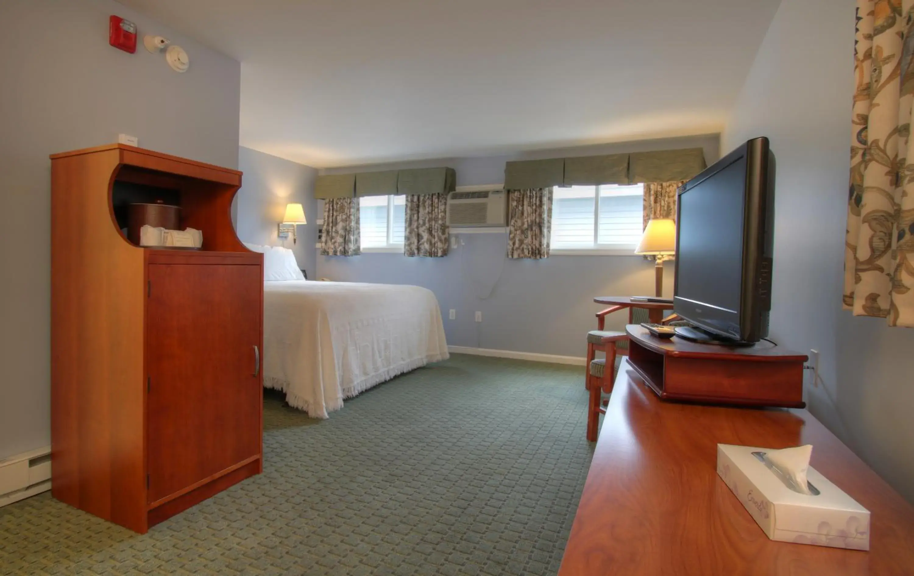 Standard King Room - Court Motel Building in Terrace By The Sea Standard King Room - Court Motel Building in Terrace By The Sea