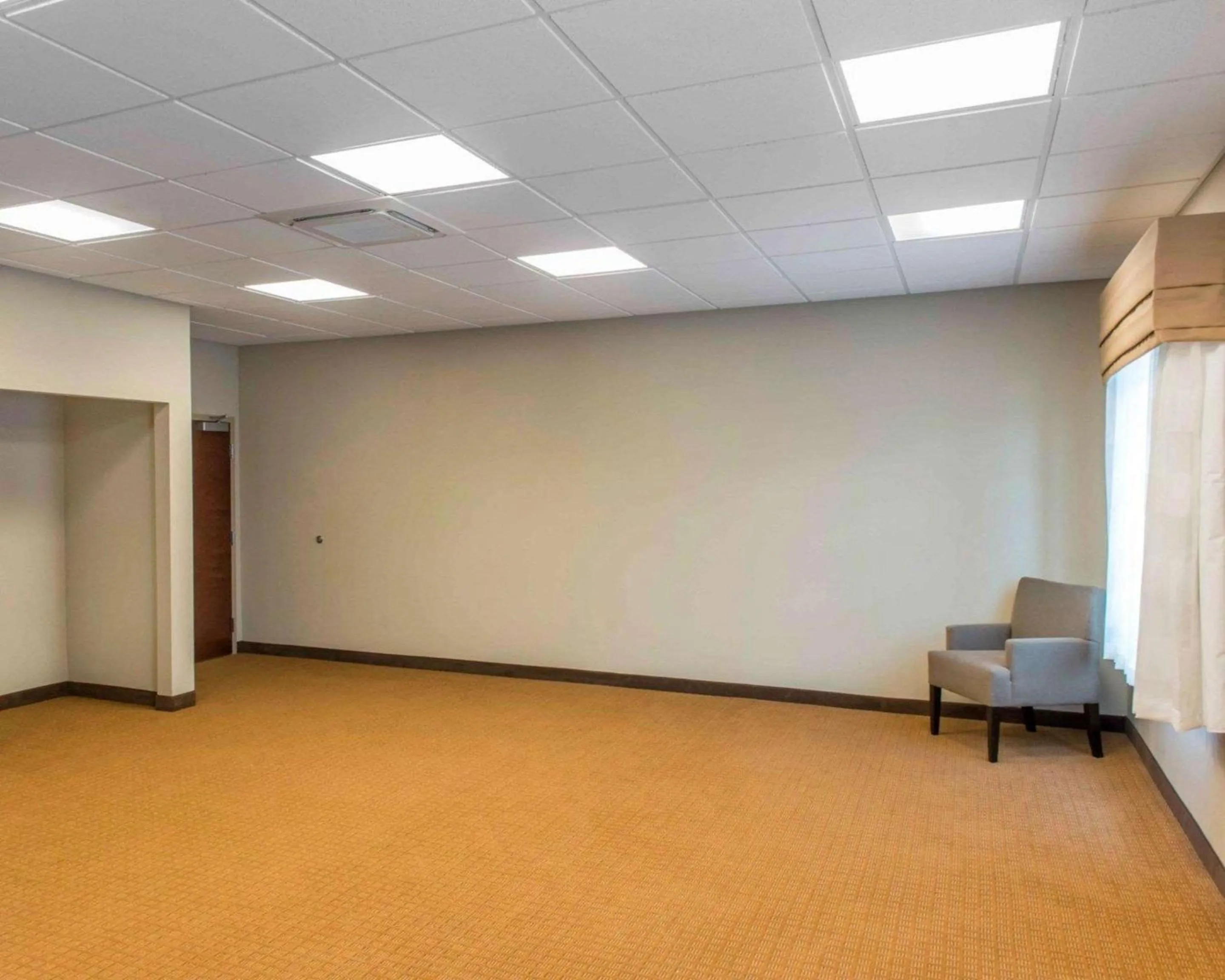 On site in Sleep Inn & Suites Defuniak Springs - Crestview