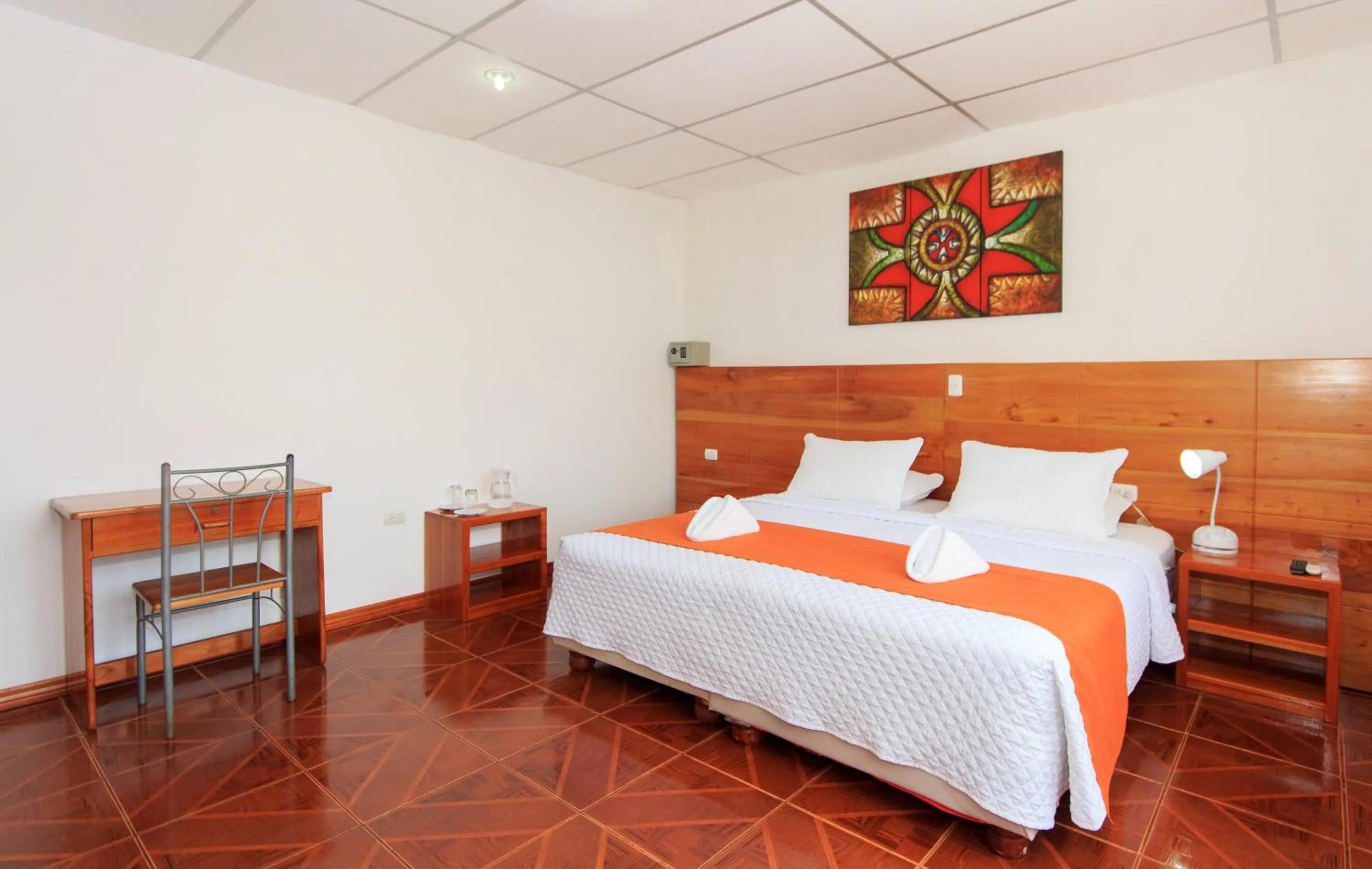 Toilet, Bed in Hotel La Casa de Judy