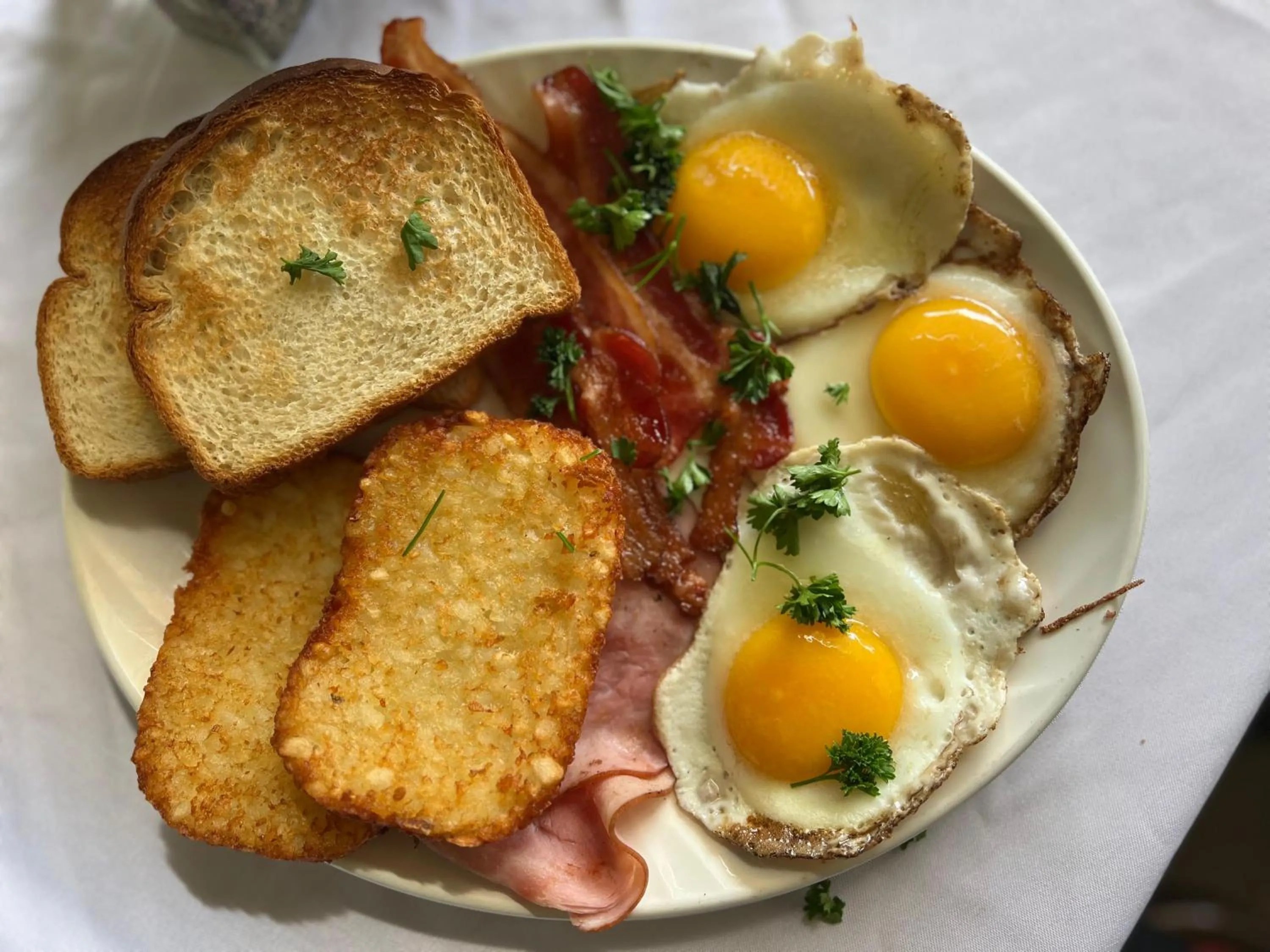 Restaurant/places to eat in Hotel Civilia Lakeside by Civilia Golf Retreat