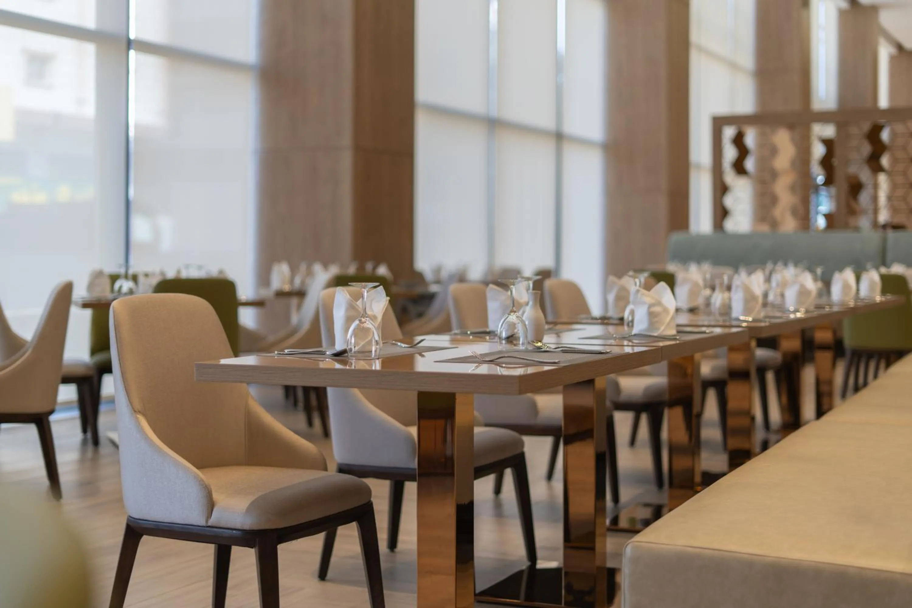 Restaurant/places to eat in Casa Diora Hotel Al Rawdah