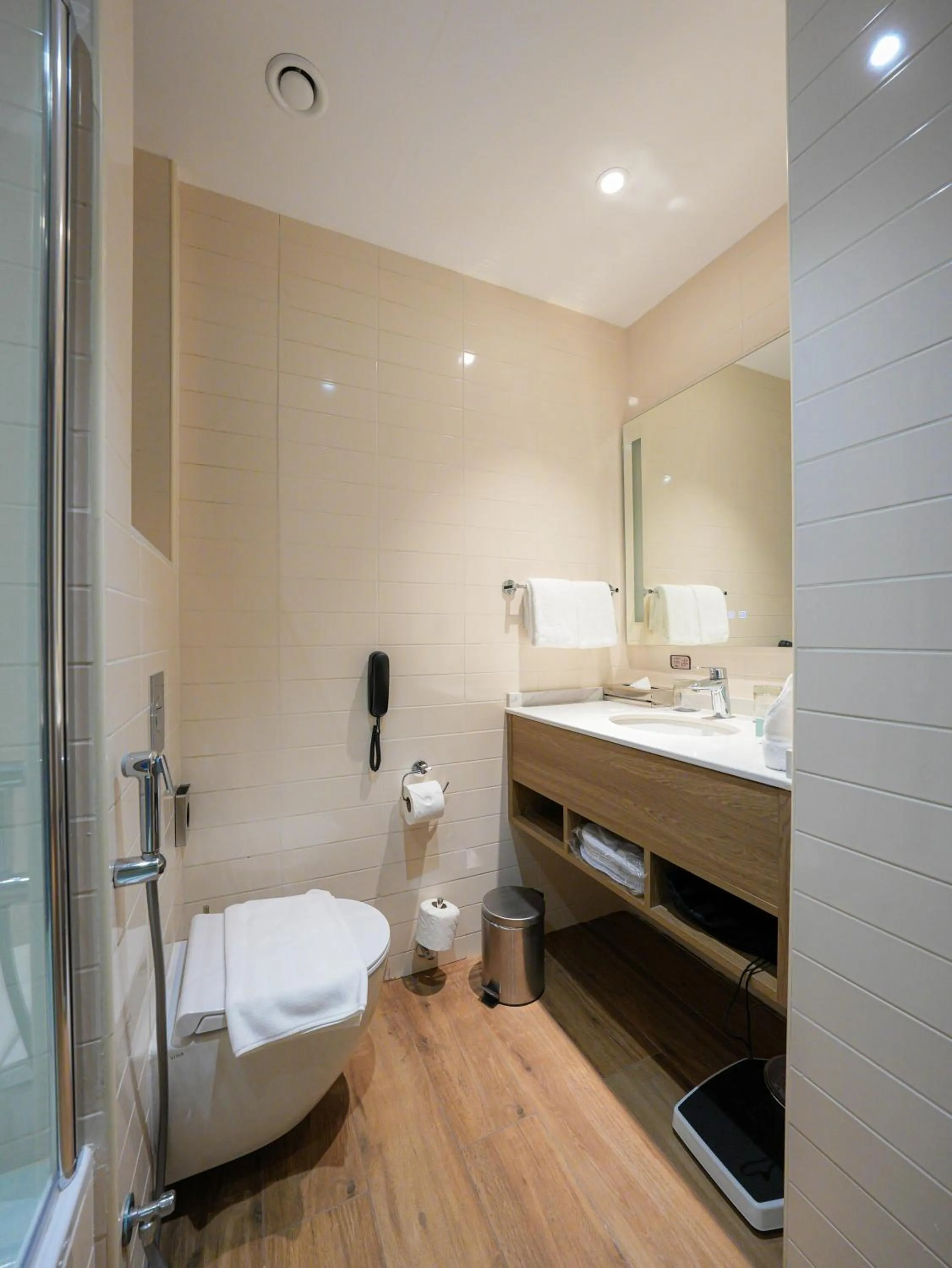 Bathroom in Casa Diora Hotel Al Rawdah