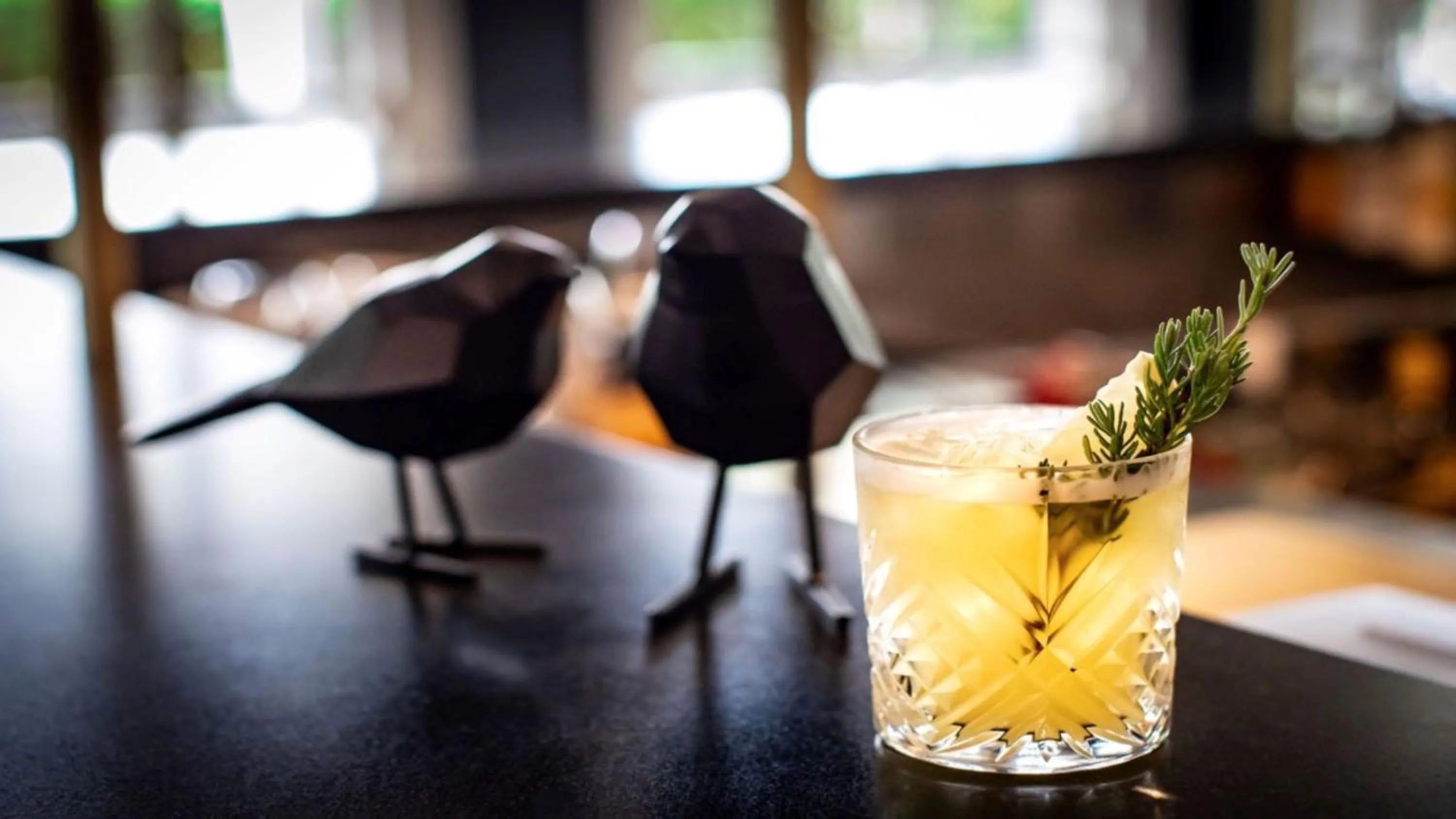 Lounge or bar in voco Times Square - Broadway by IHG