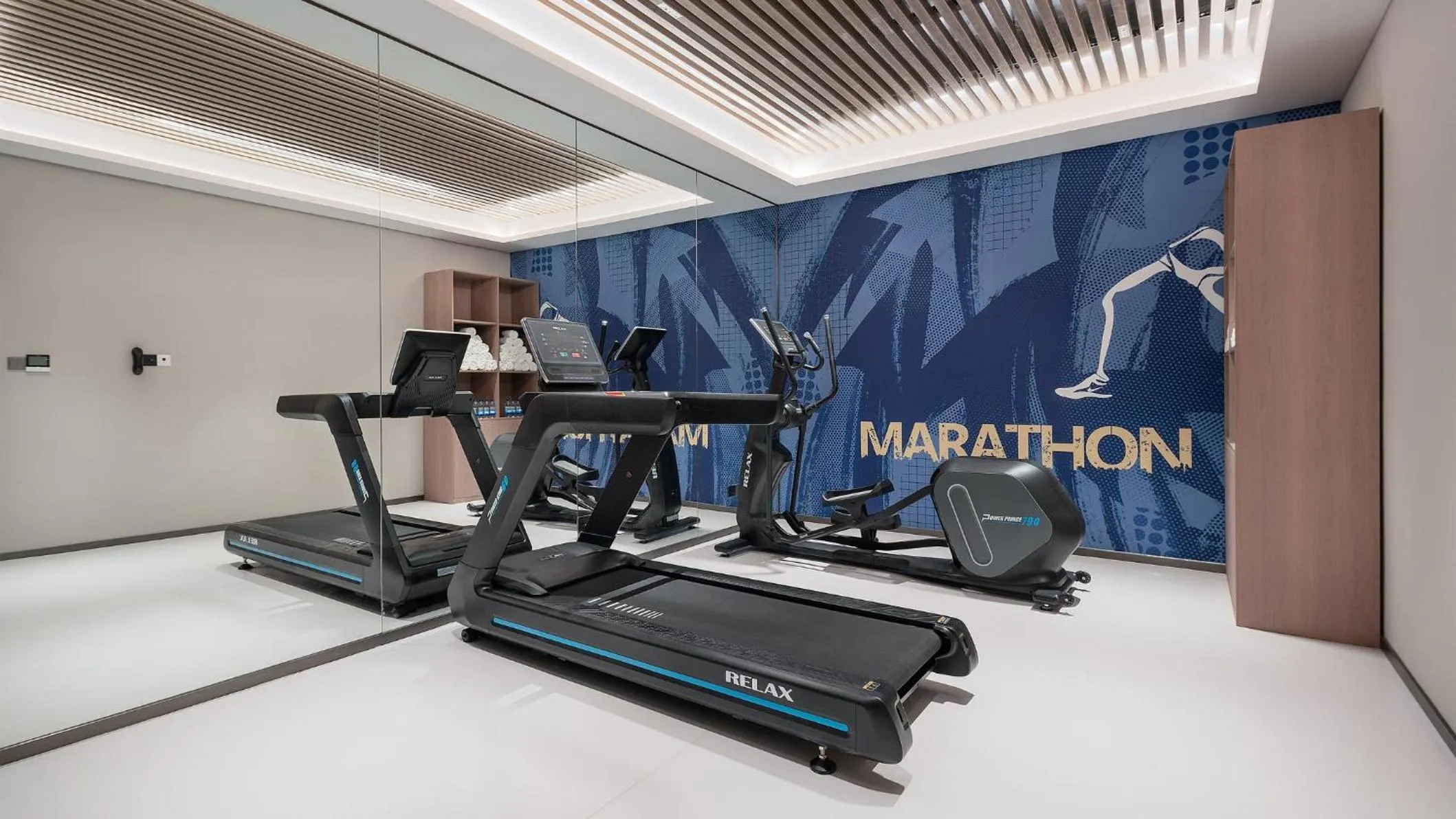 Fitness centre/facilities in Holiday Inn Express Xi'an Caotang Technology Park by IHG