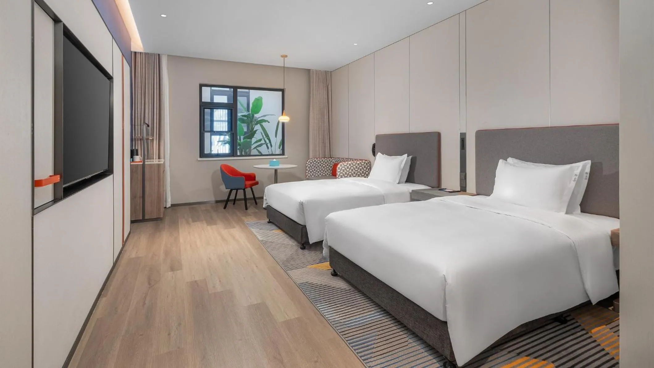 Photo of the whole room, Bed in Holiday Inn Express Xi'an Caotang Technology Park by IHG