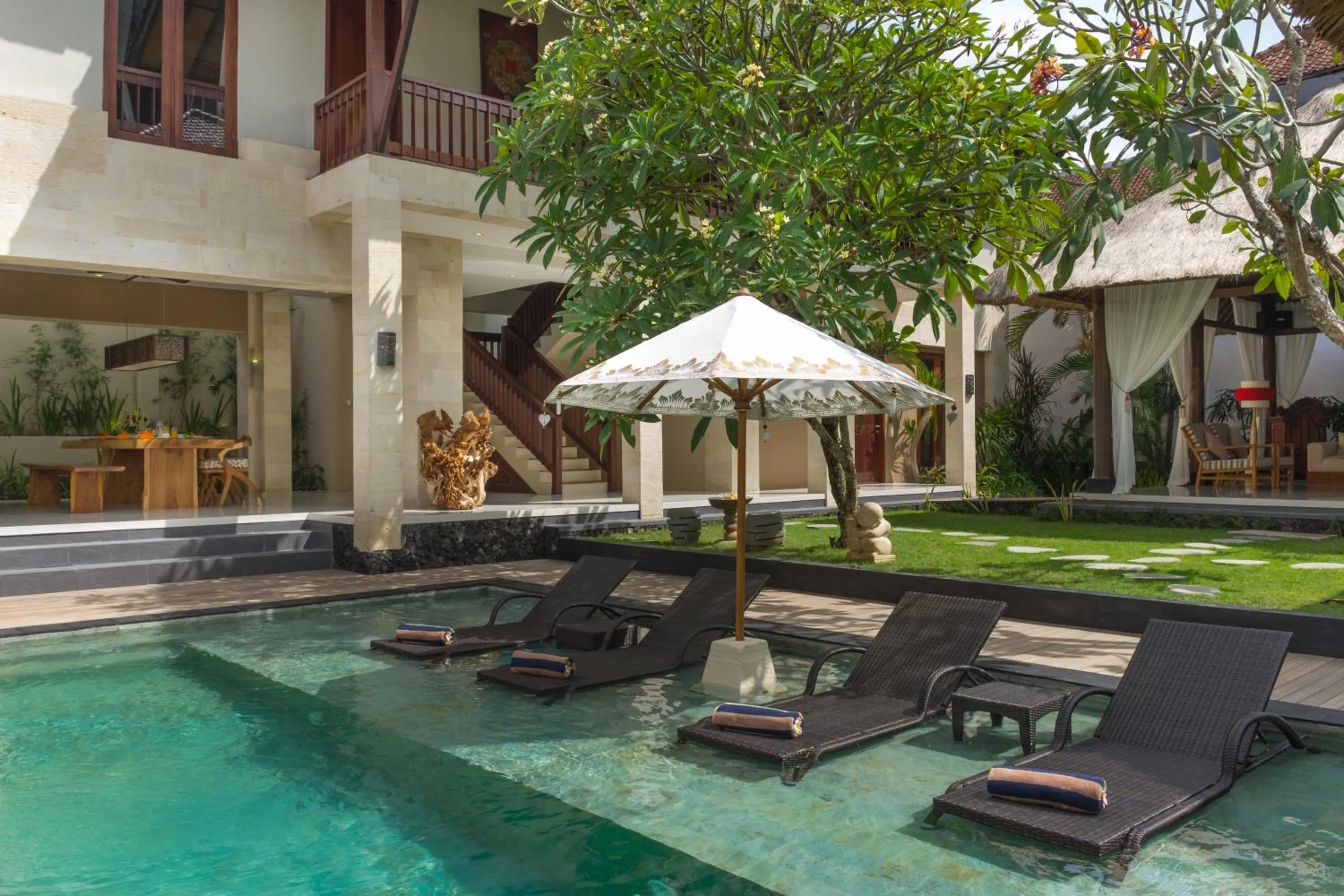 Communal lounge/ TV room in The Secret Villas