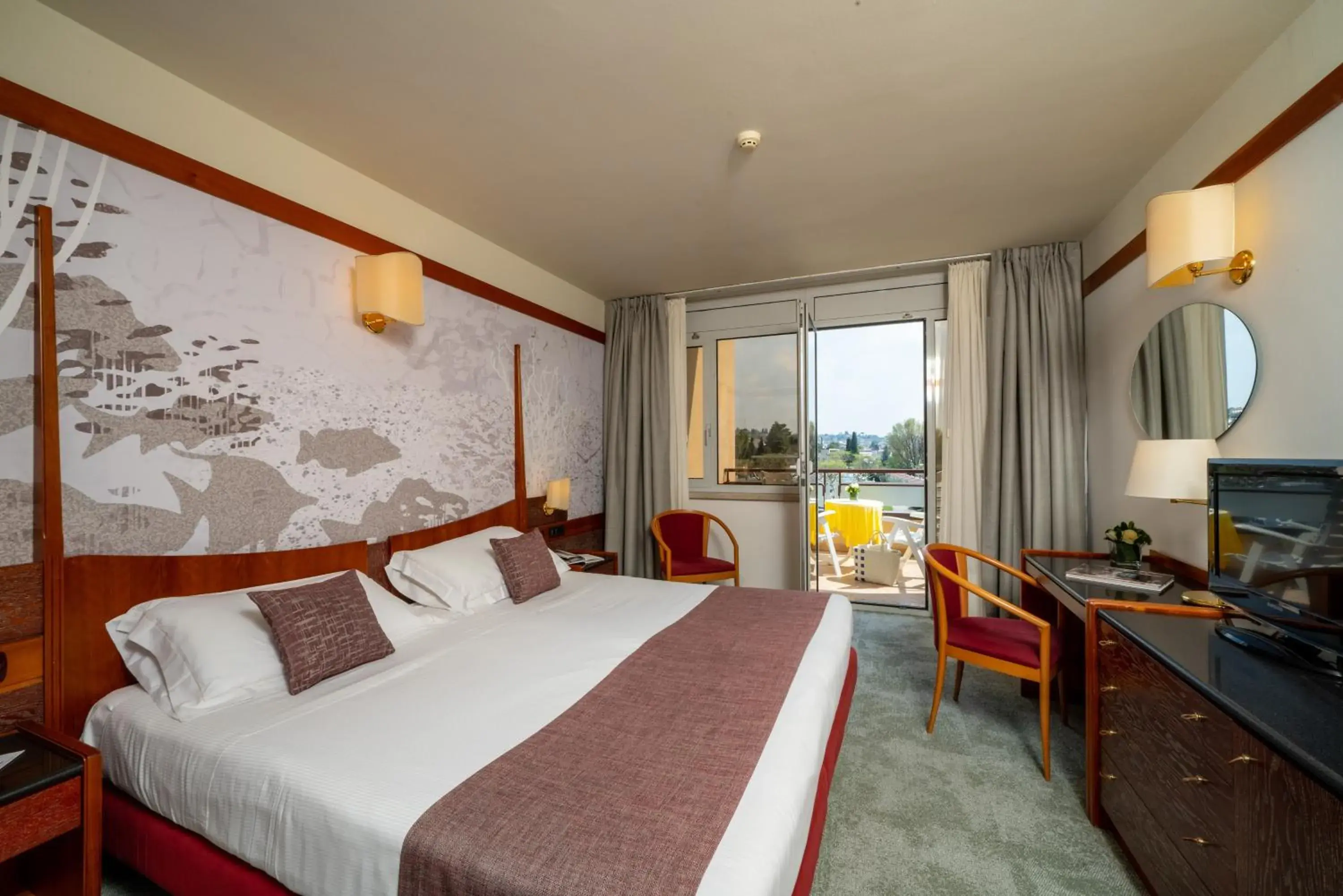Comfort Plus Double or Twin Room with Balcony in Hotel Du Lac et Bellevue Comfort Plus Double or Twin Room with Balcony in Hotel Du Lac et Bellevue