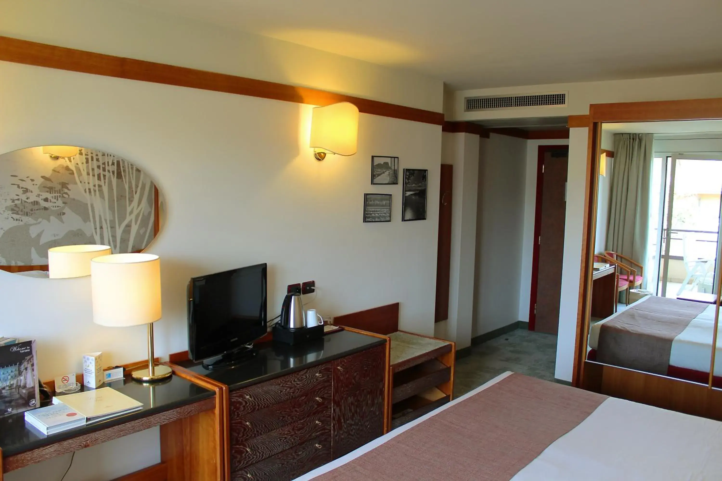 Comfort Twin/Double Room in Hotel Du Lac et Bellevue Comfort Twin/Double Room in Hotel Du Lac et Bellevue
