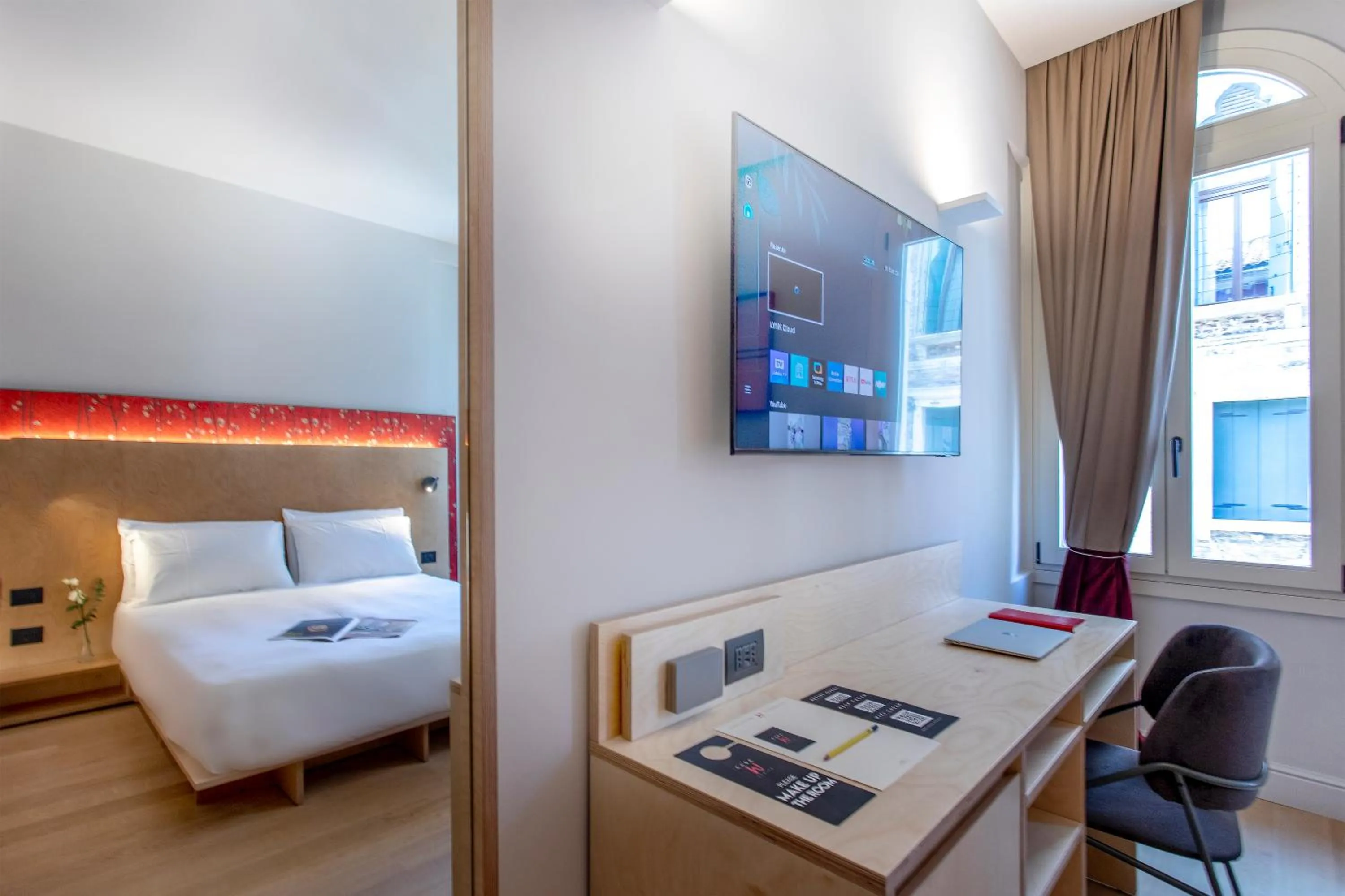 TV and multimedia, Bed in Hotel Casa W
