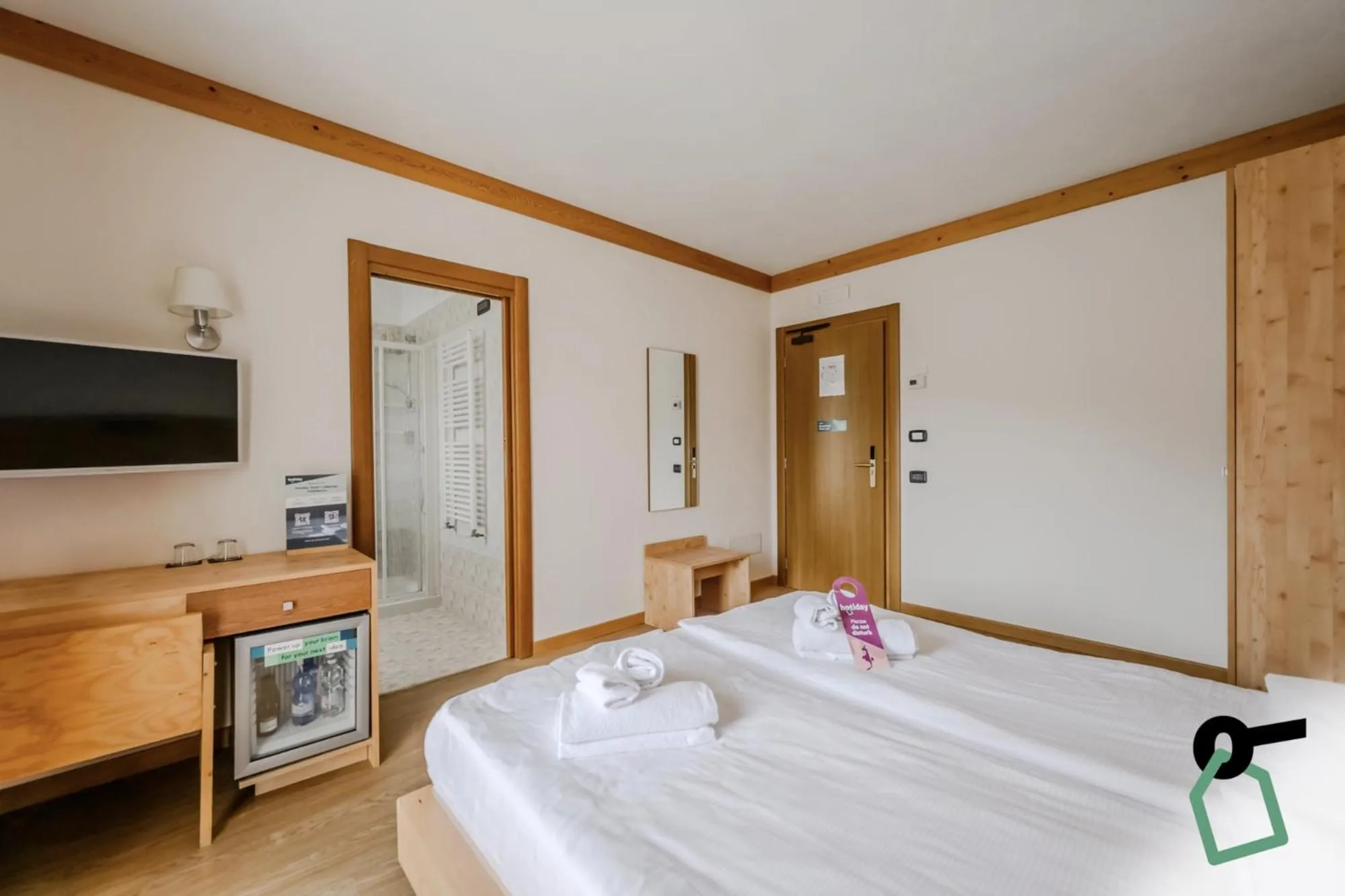 Photo of the whole room, Bed in Hotiday Bormio Valdidentro