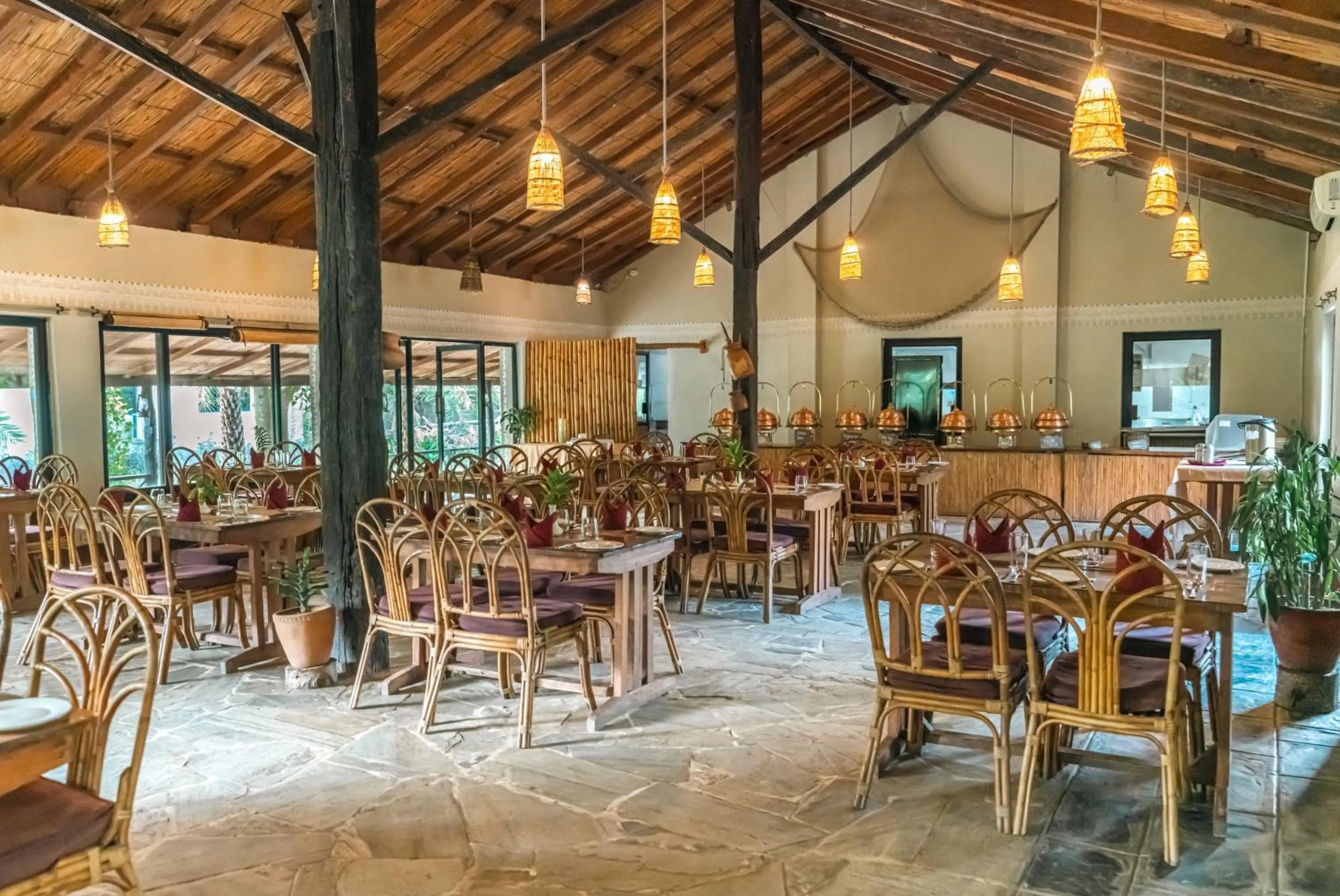 Restaurant/places to eat in Siddhartha Wildlife Retreat
