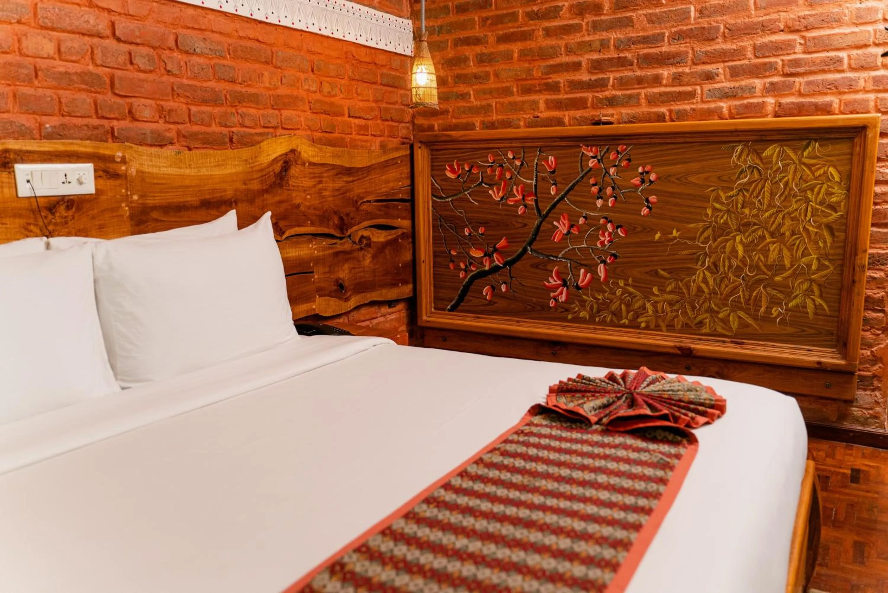Bed in Siddhartha Wildlife Retreat