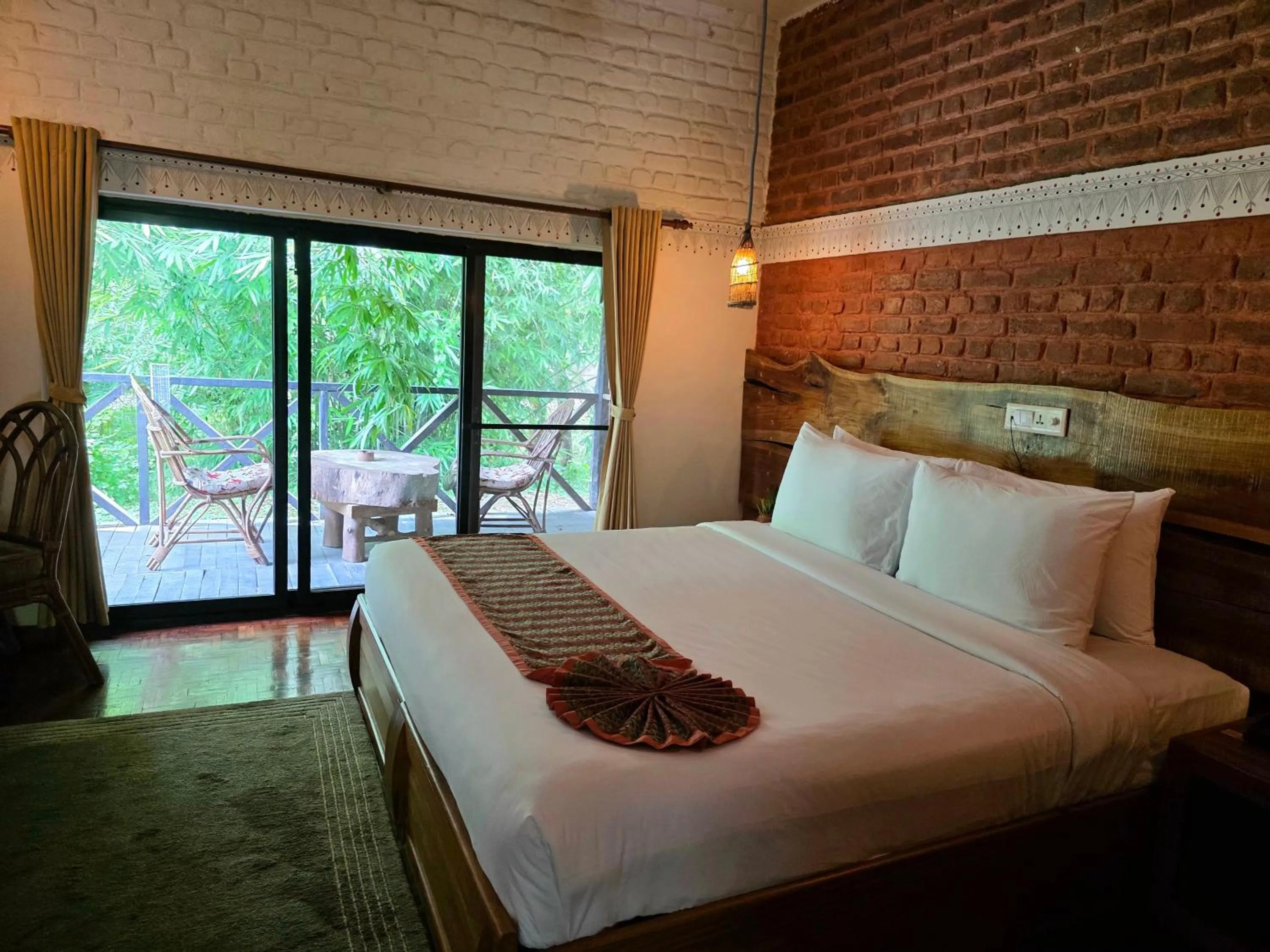 Photo of the whole room, Bed in Siddhartha Wildlife Retreat