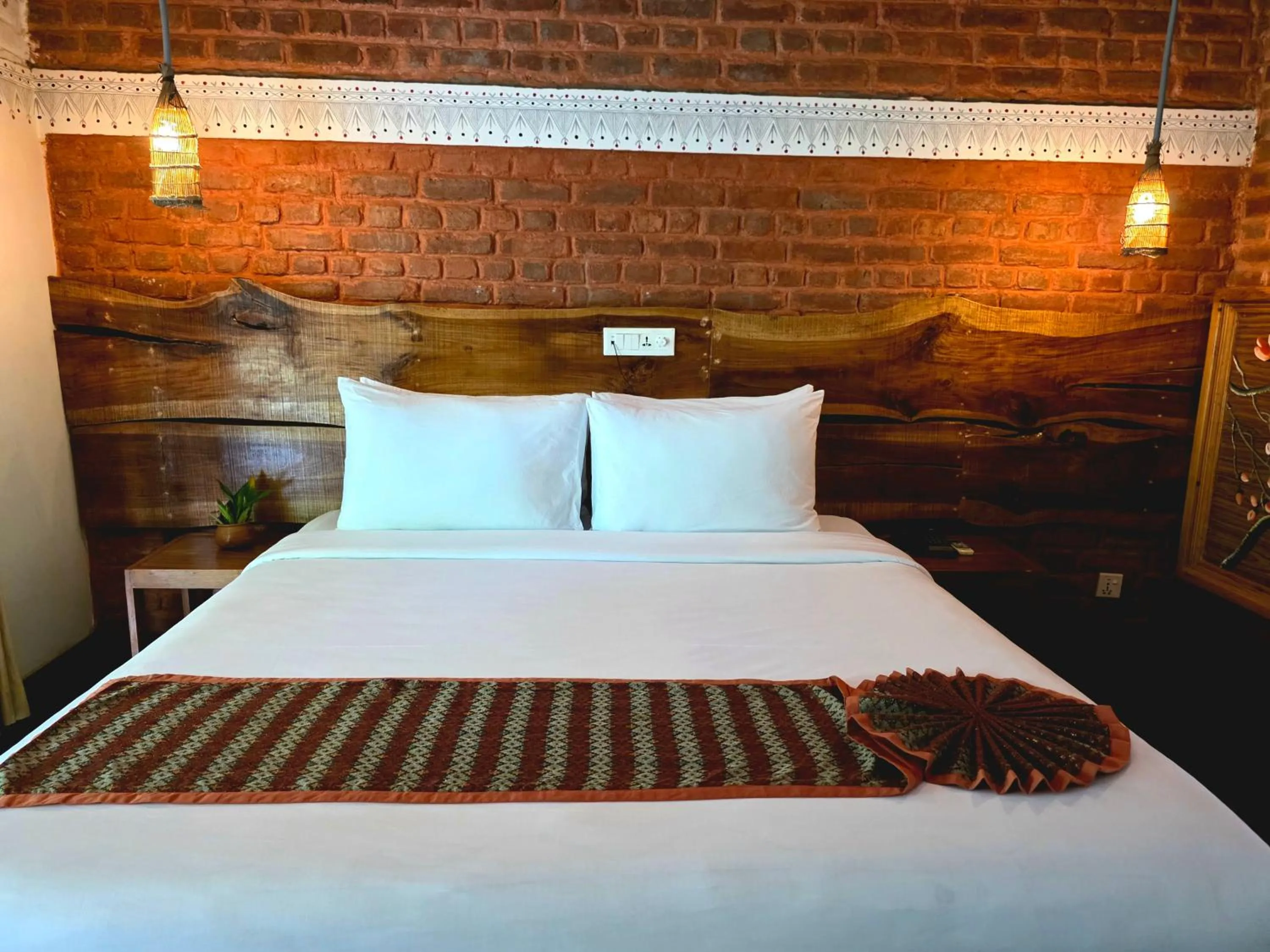 Bed in Siddhartha Wildlife Retreat