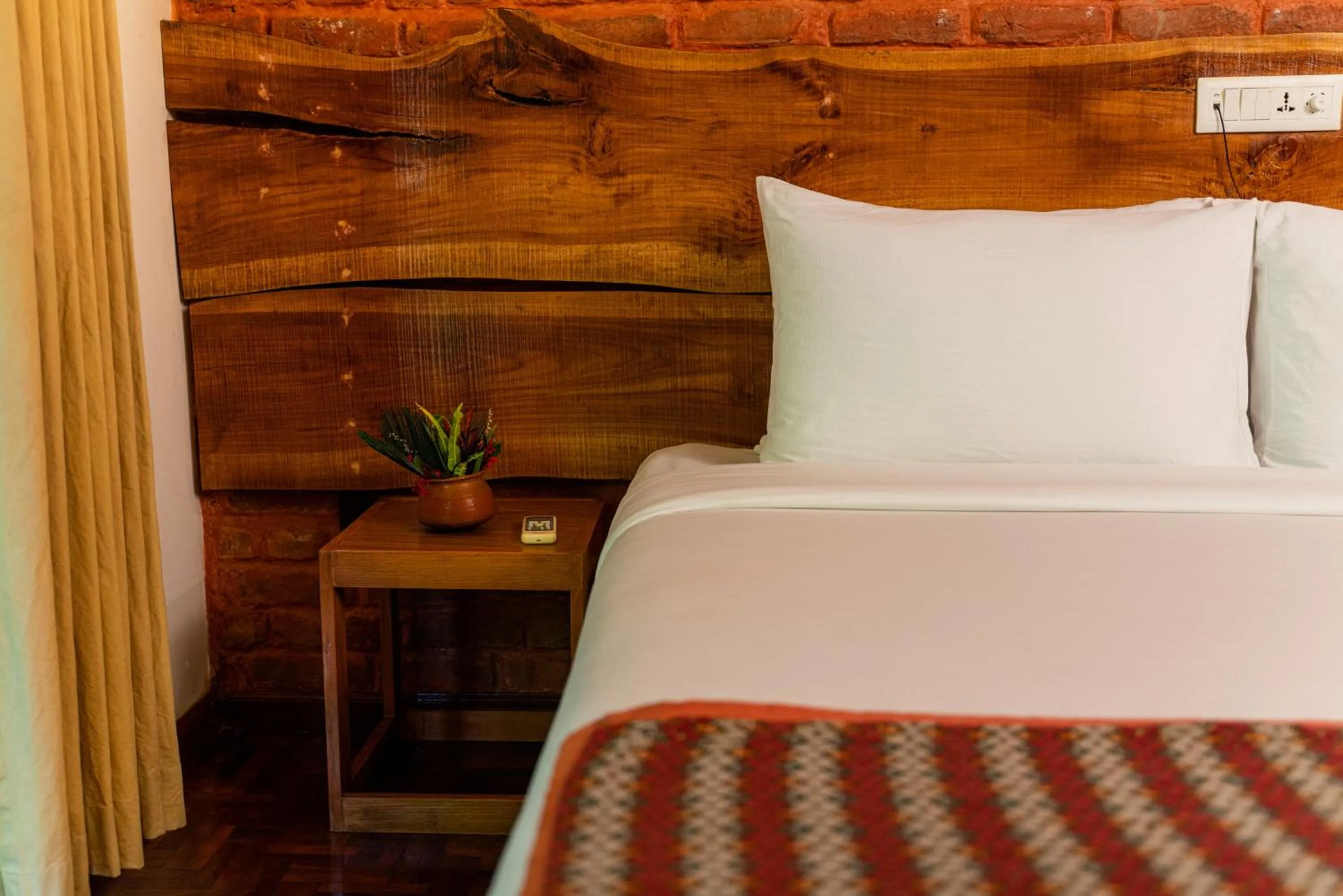 Bed in Siddhartha Wildlife Retreat