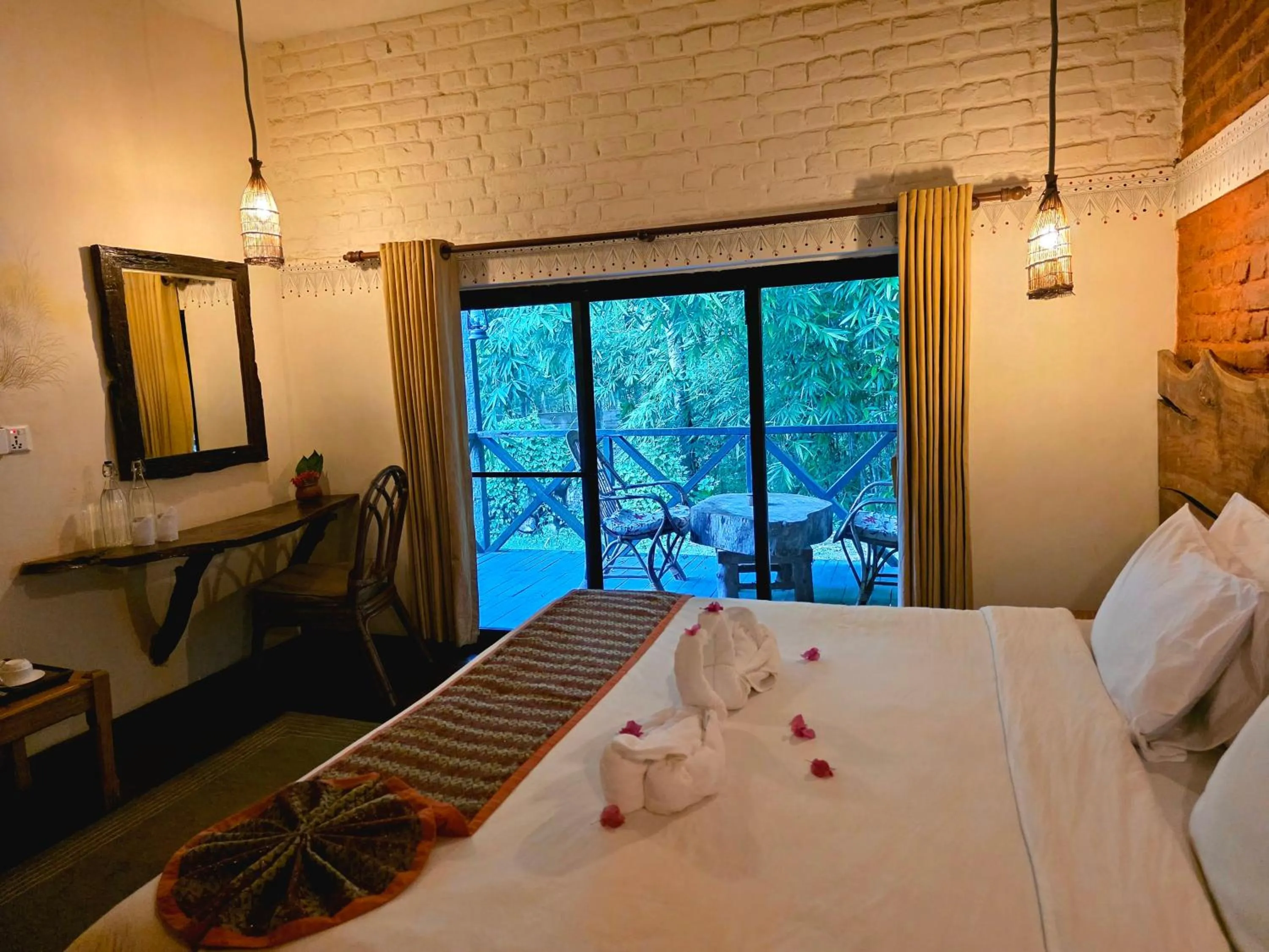 Bedroom, Bed in Siddhartha Wildlife Retreat