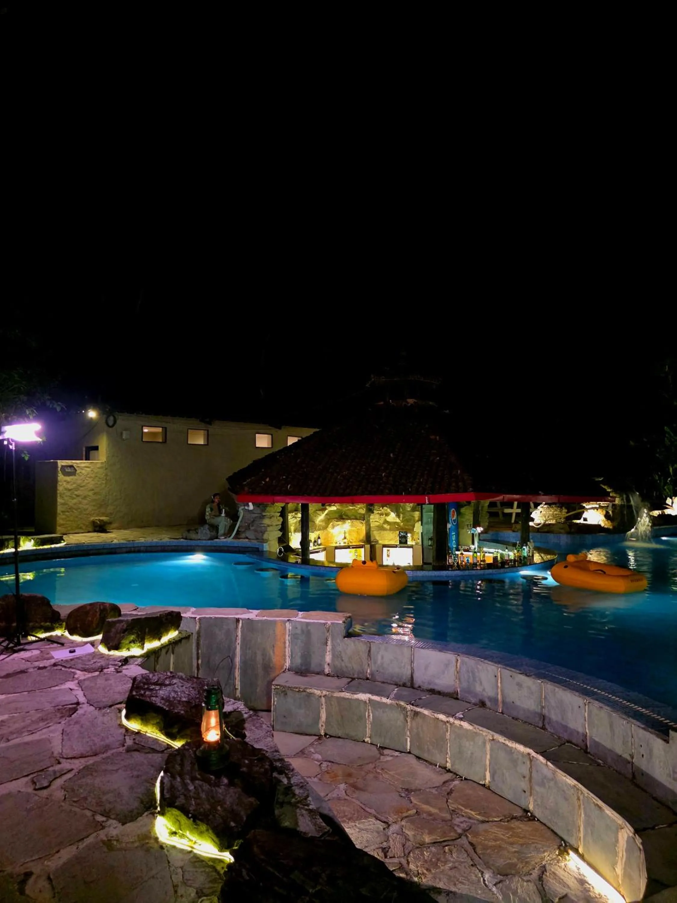 Restaurant/places to eat in Siddhartha Wildlife Retreat