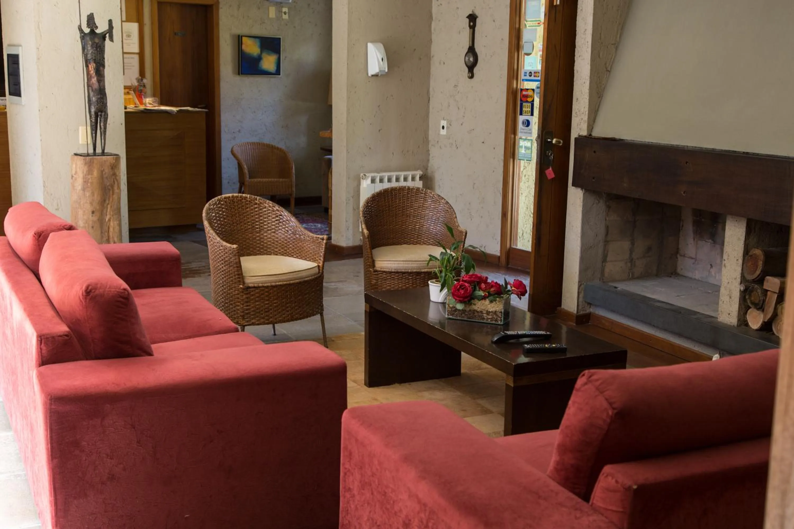 Communal lounge/ TV room in Estalagem Vila Suzana - Quadra de Beach Tennis Indoor