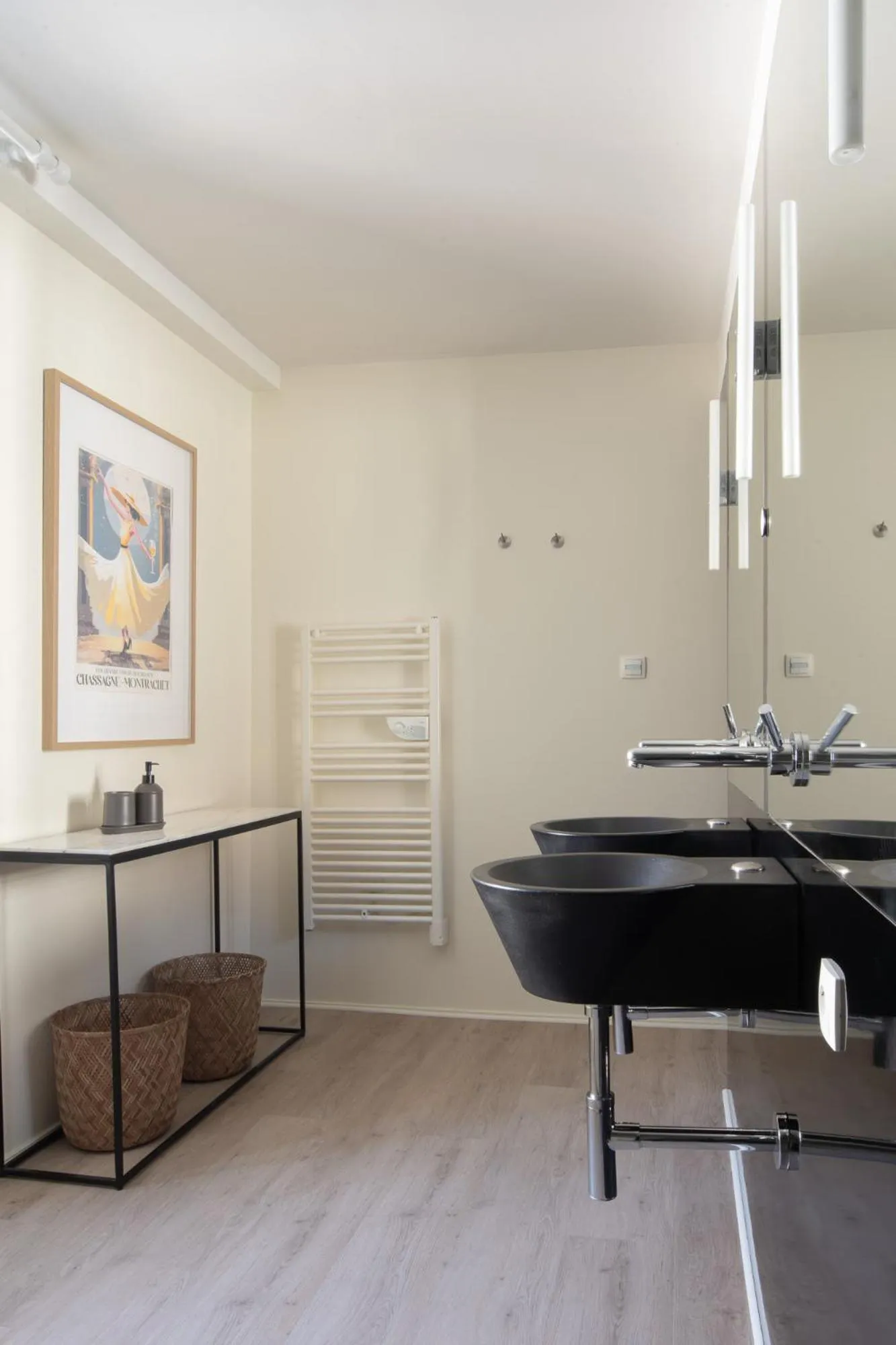 Bathroom in La Petite Fugue