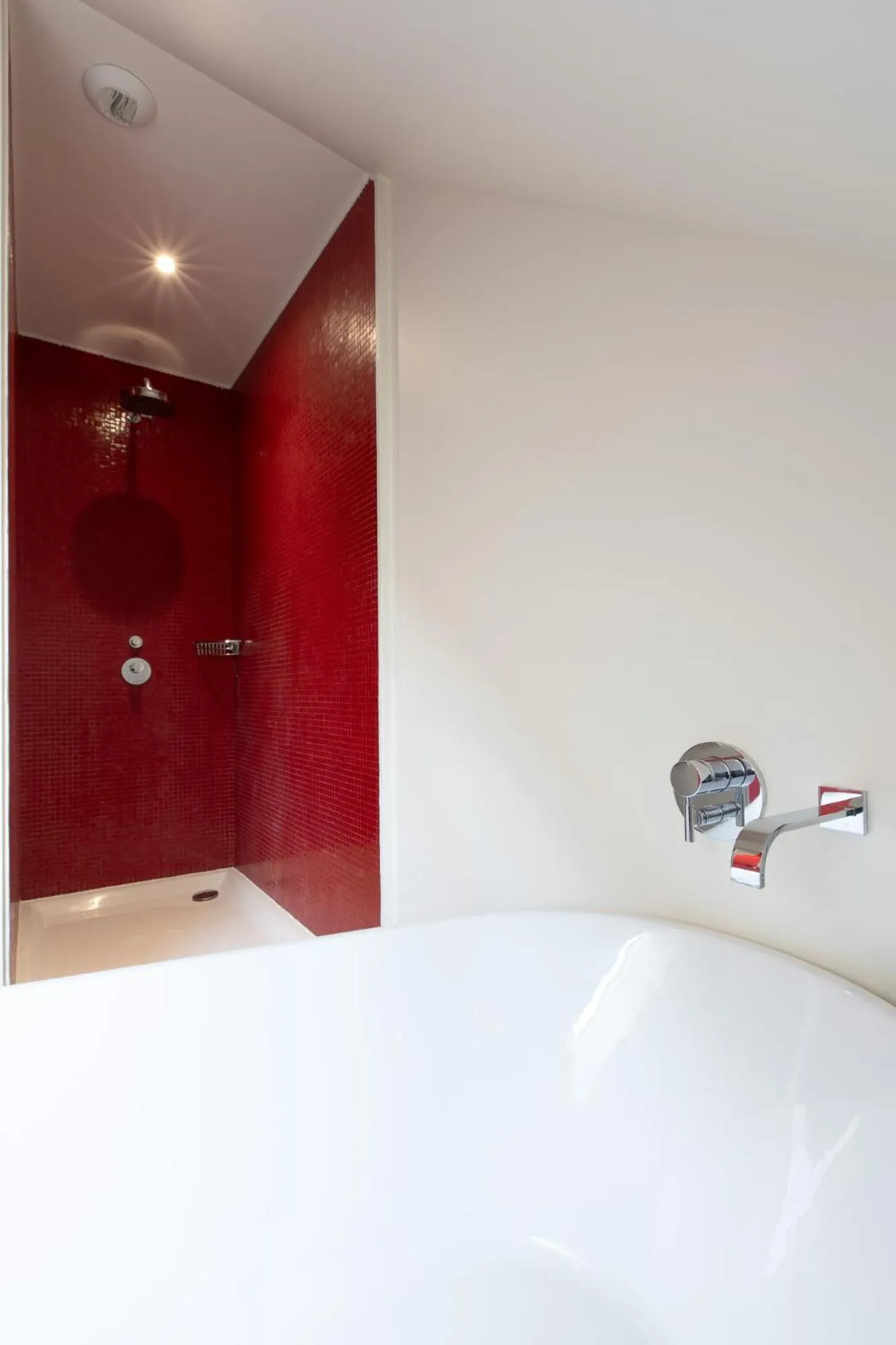 Bathroom in La Petite Fugue