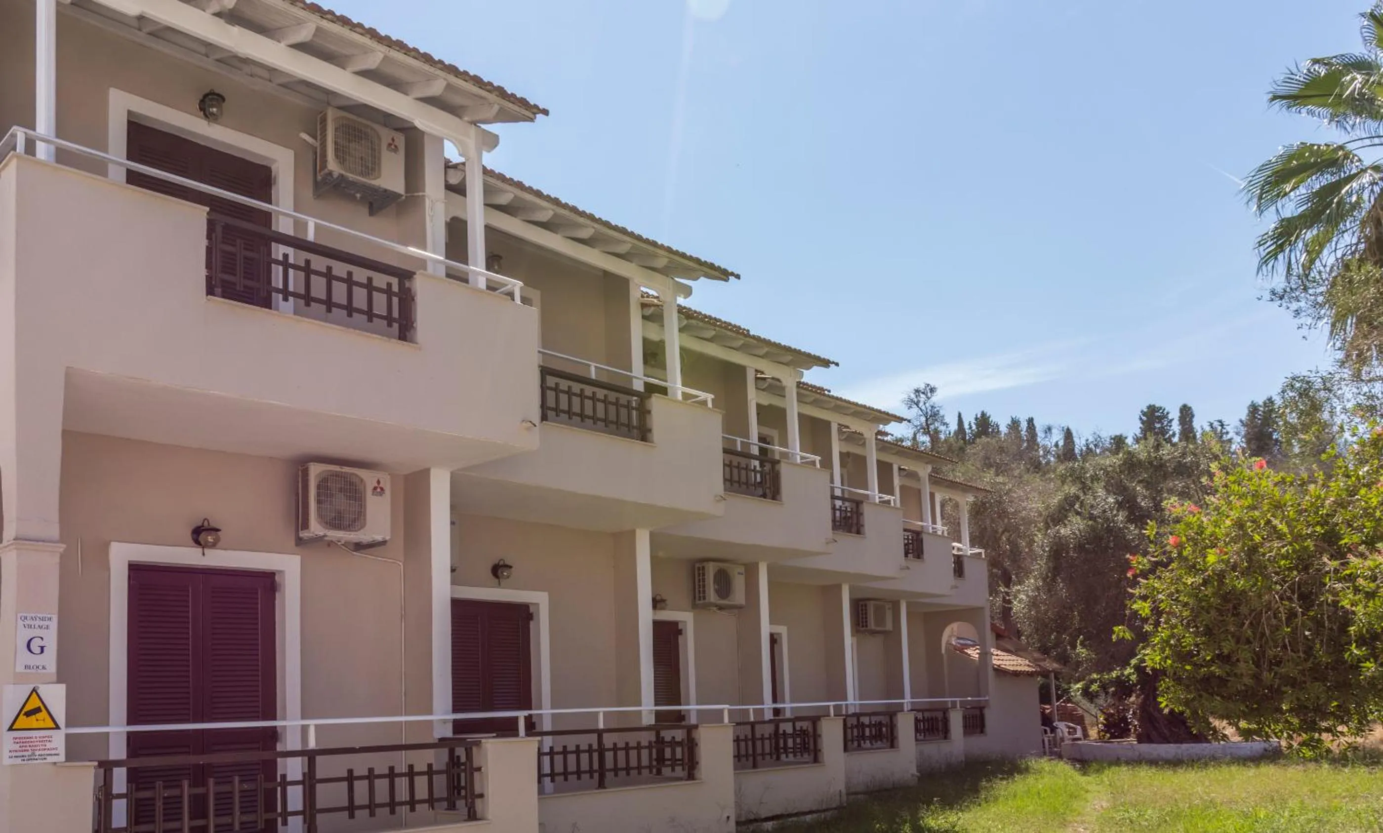 Quayside Village Hotel