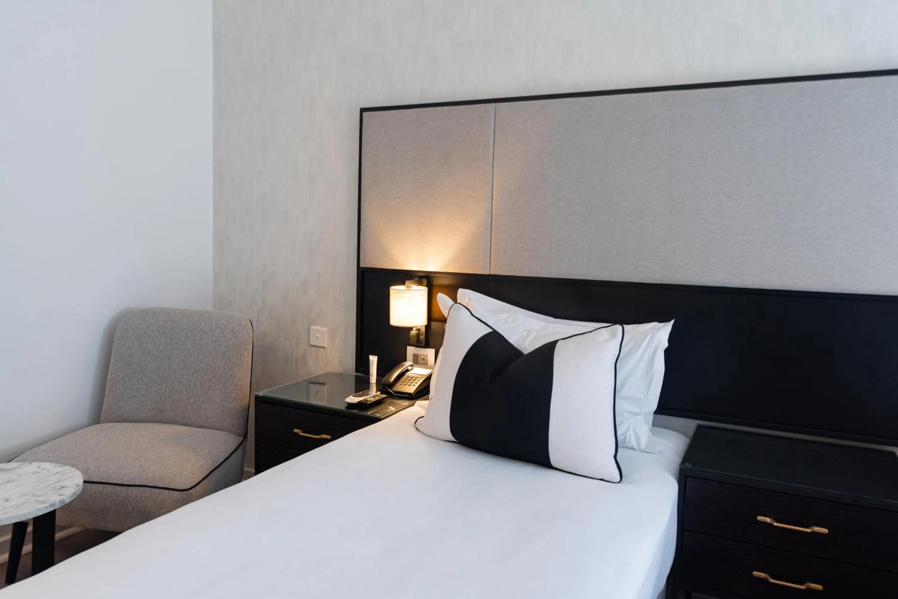 Bed in Cresta Churchill Hotel