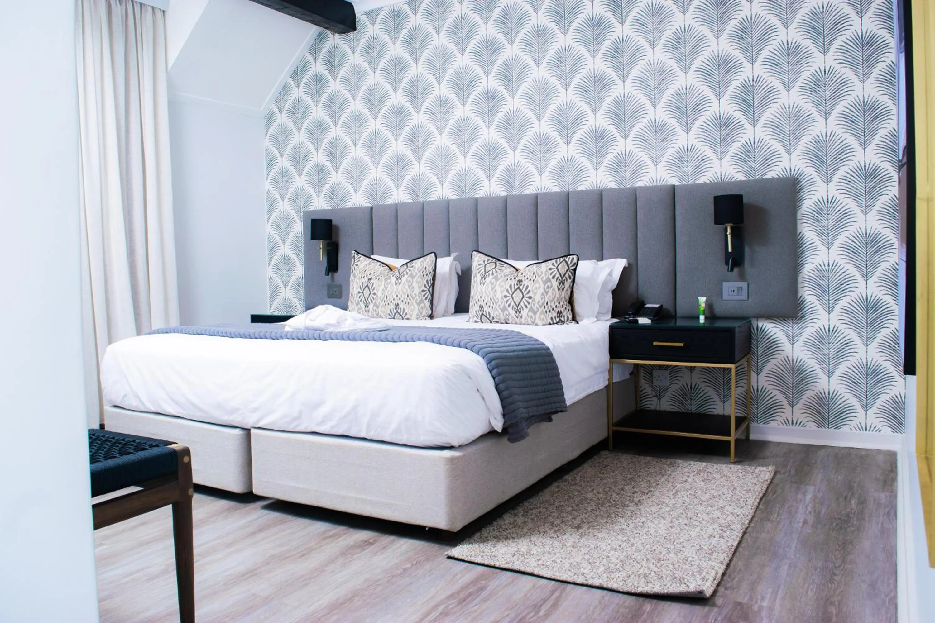 Bed in Cresta Churchill Hotel