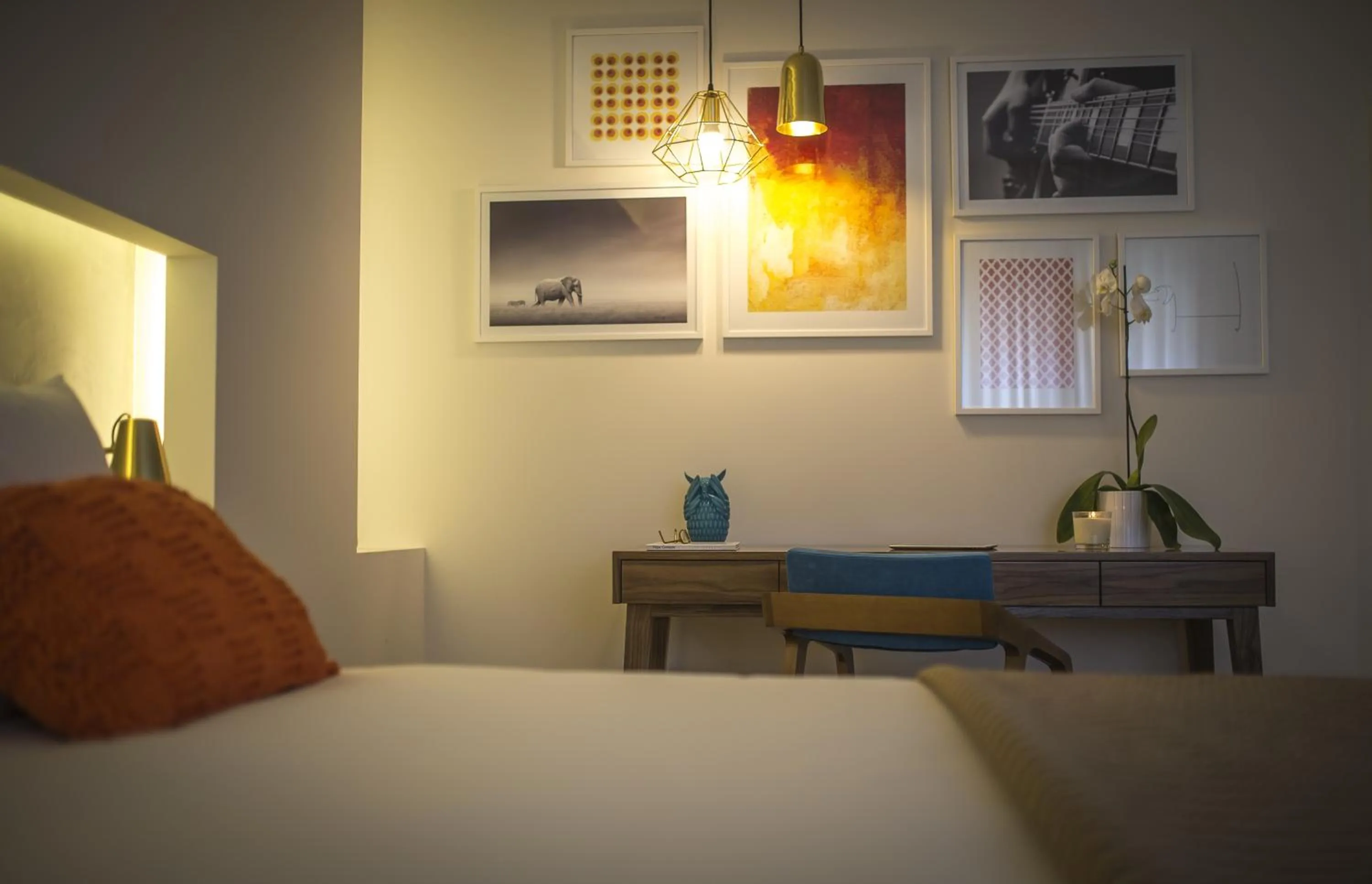 Bedroom, Bed in Somewhere - Estoril Guesthouse