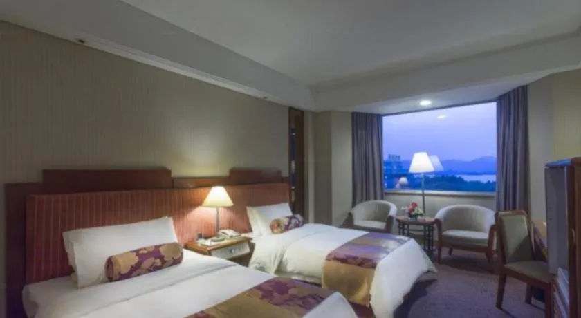 Bed in Haihua Hotel Hangzhou