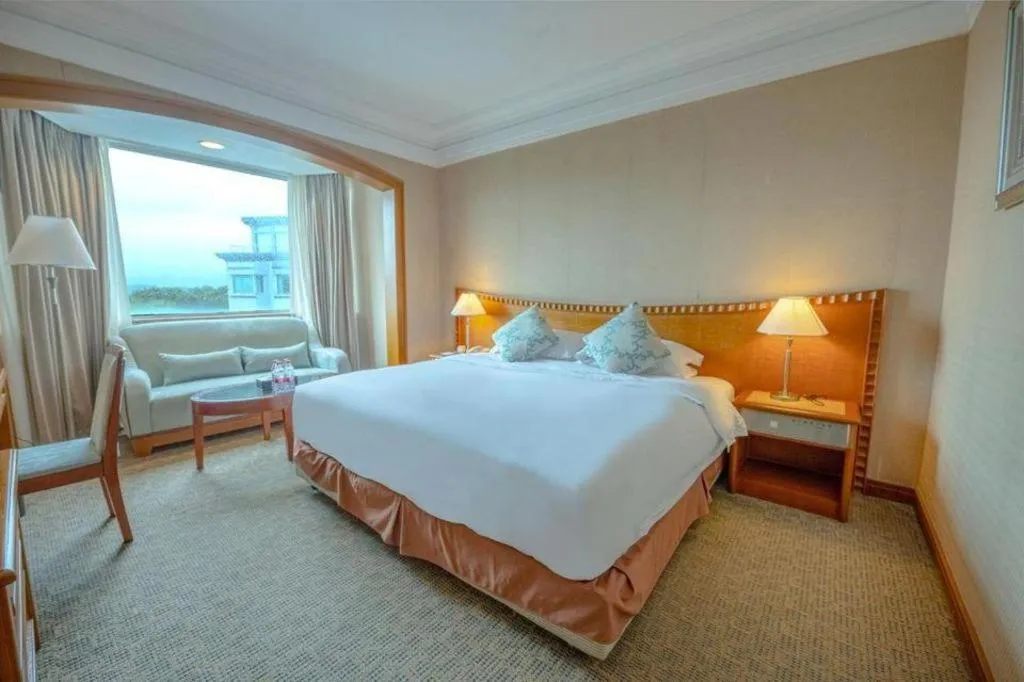 Bed in Haihua Hotel Hangzhou