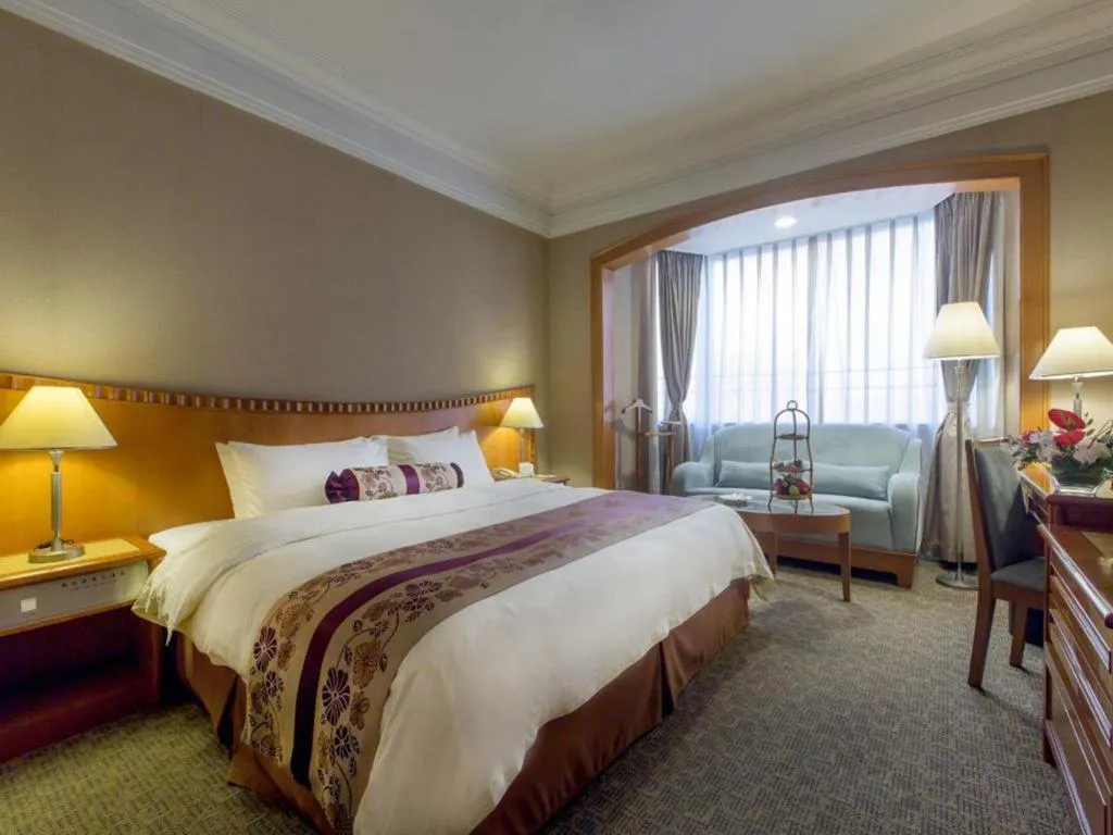 Bed in Haihua Hotel Hangzhou